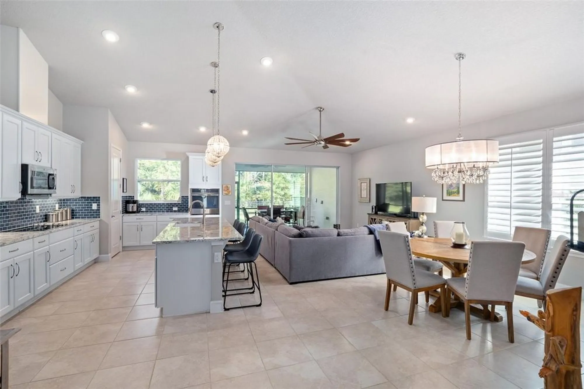 Property Slideshow image 11 of 65 | 823 creekwood dr, Ormond Beach, FL, 32174