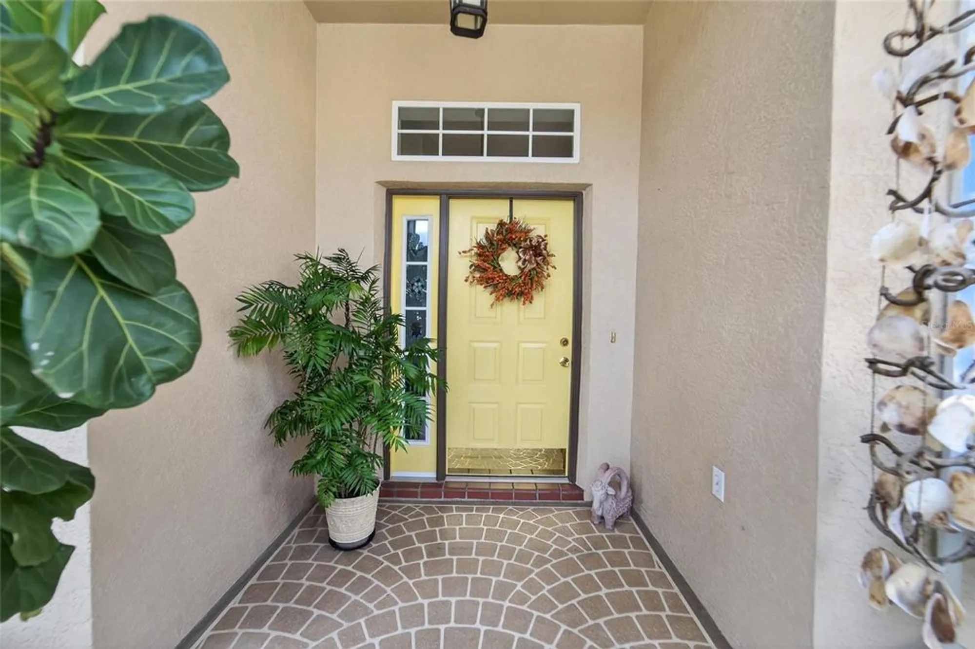 Property Slideshow image 5 of 73 | 326 caloosa palms ct, Sun City Center, FL, 33573