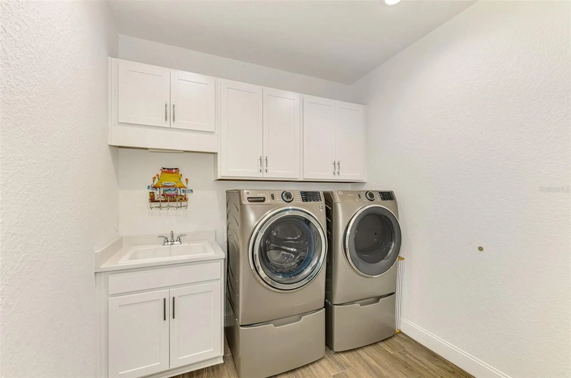 Property Slideshow image 37 of 71 | 560 mistiflower cir, Nokomis, FL, 34275
