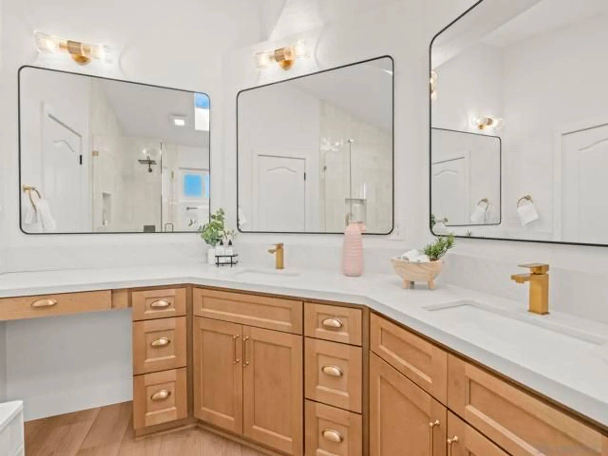 Property Slideshow image 33 of 64 | 4137 pindar way, Oceanside, CA, 92056