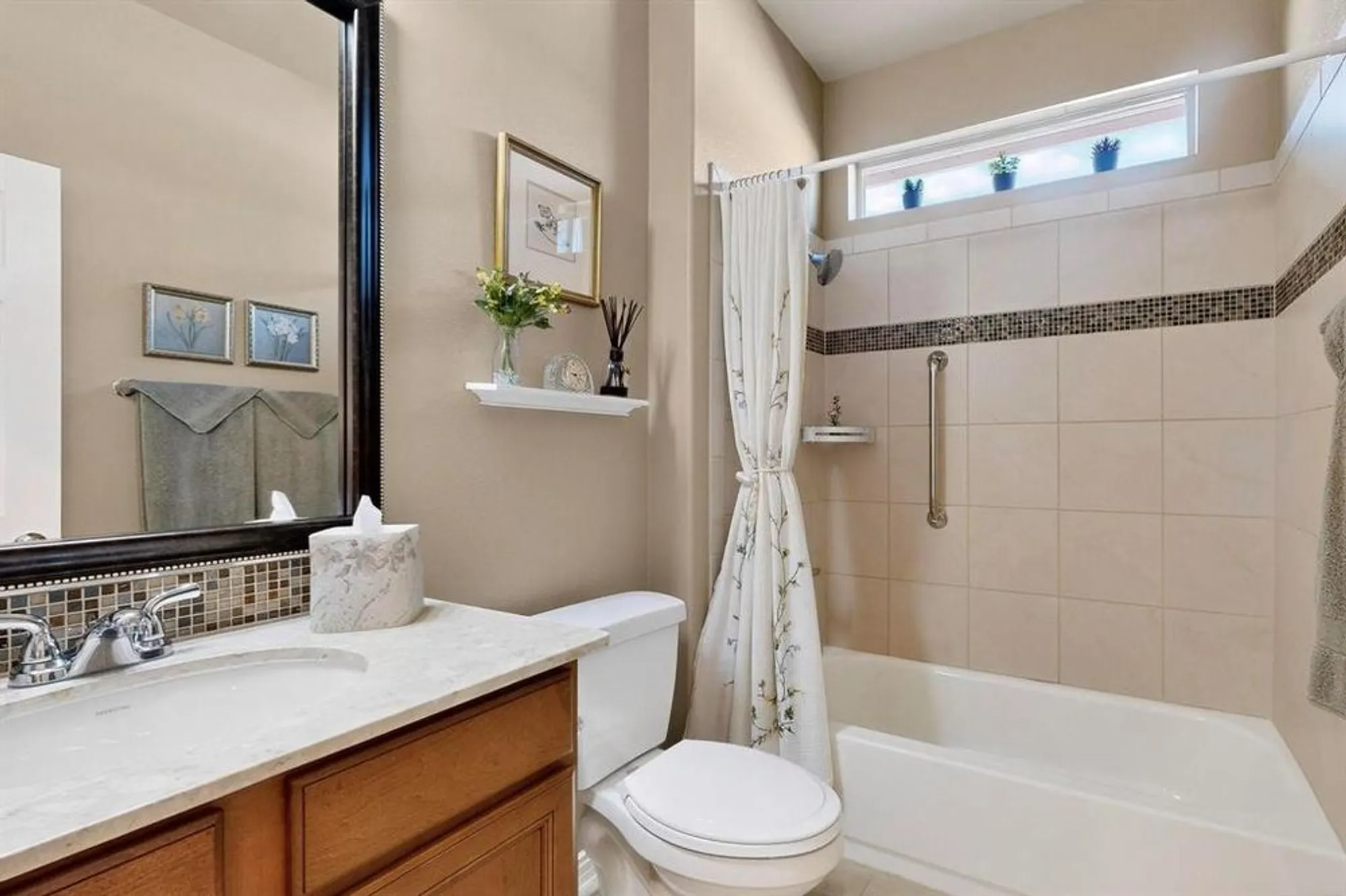 Property Slideshow image 16 of 28 | 9517 crestview dr, Denton, TX, 76207