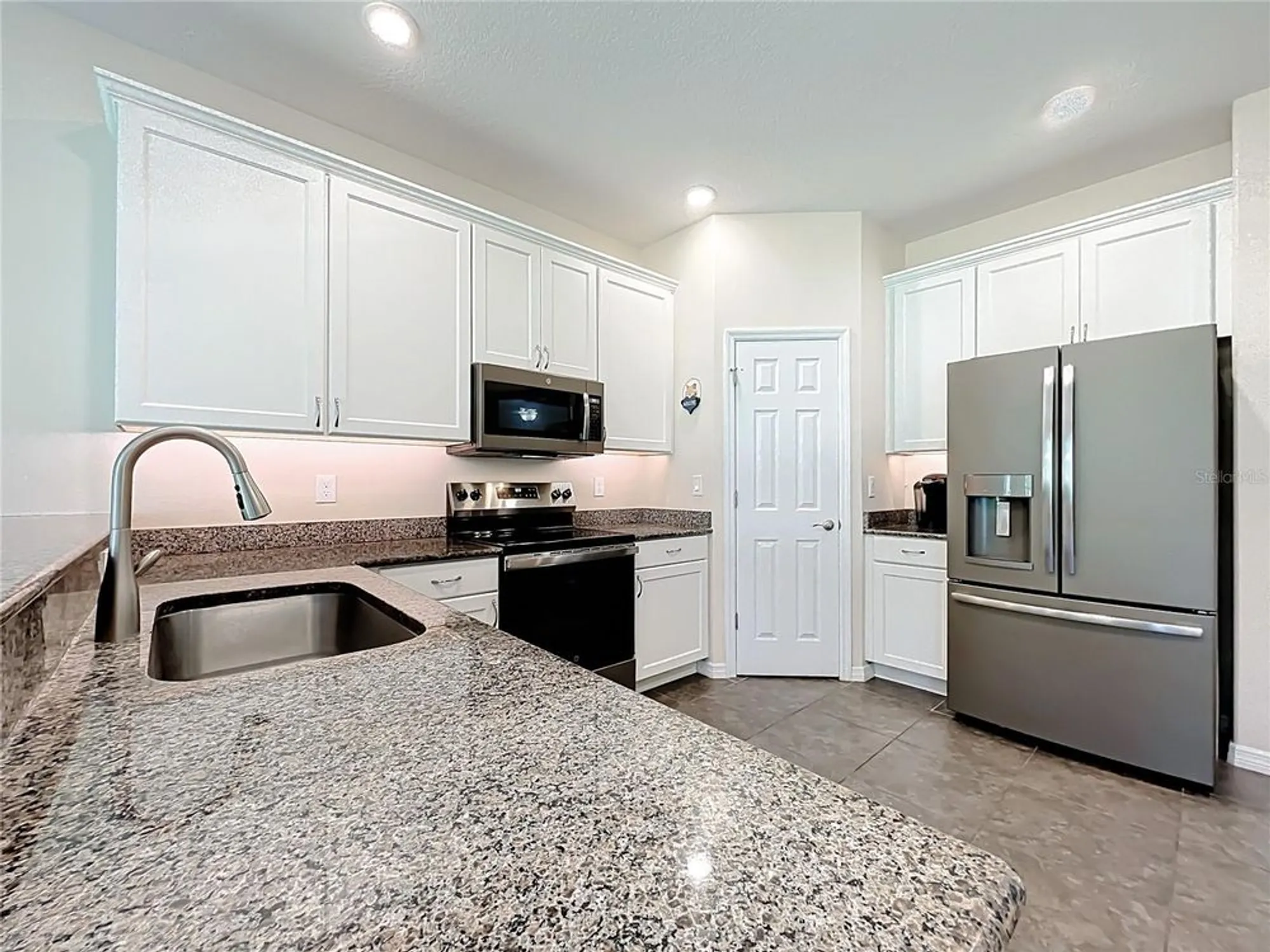 Property Slideshow image 17 of 69 | 26812 augusta springs cir, Leesburg, FL, 34748