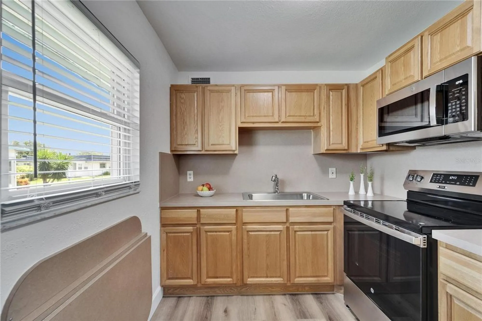 Property Slideshow image 13 of 32 | 302 andover pl s # g156, Sun City Center, FL, 33573