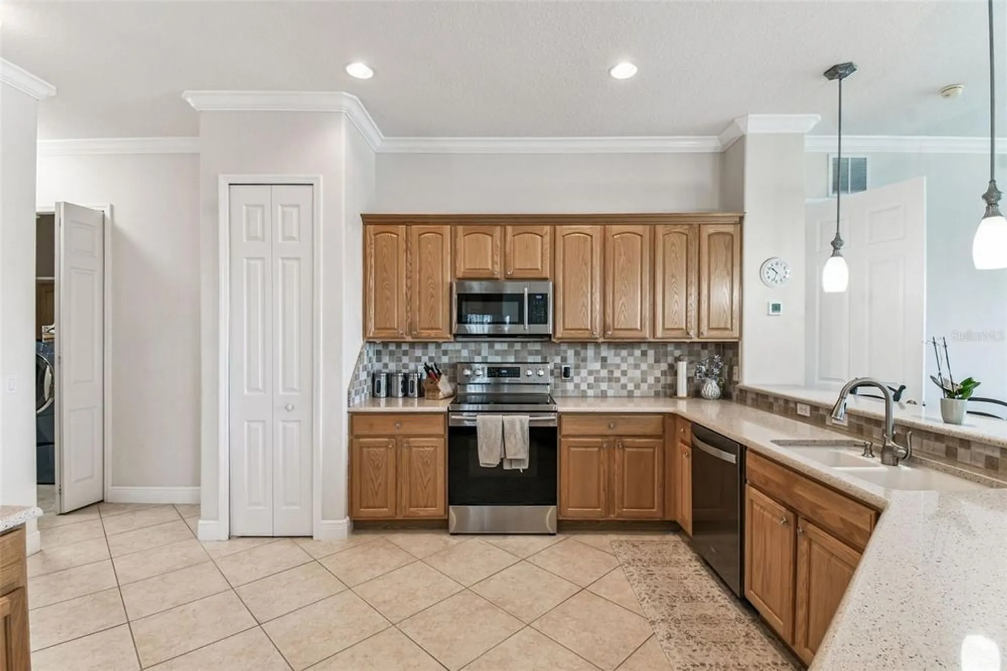 Property Slideshow image 8 of 49 | 722 shorehaven dr, Kissimmee, FL, 34759