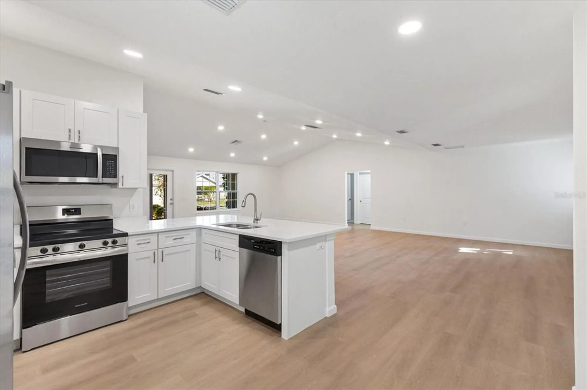 Property Slideshow image 16 of 39 | 11041 se 174th loop, Summerfield, FL, 34491