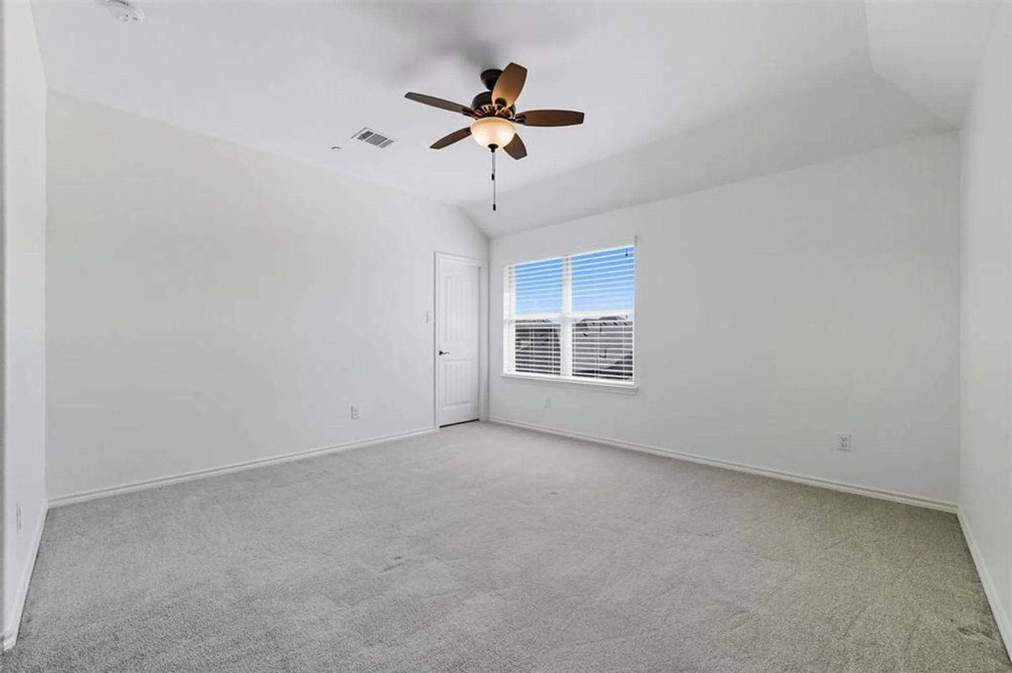 Property Slideshow image 23 of 35 | 8617 grassland dr, Mckinney, TX, 75070