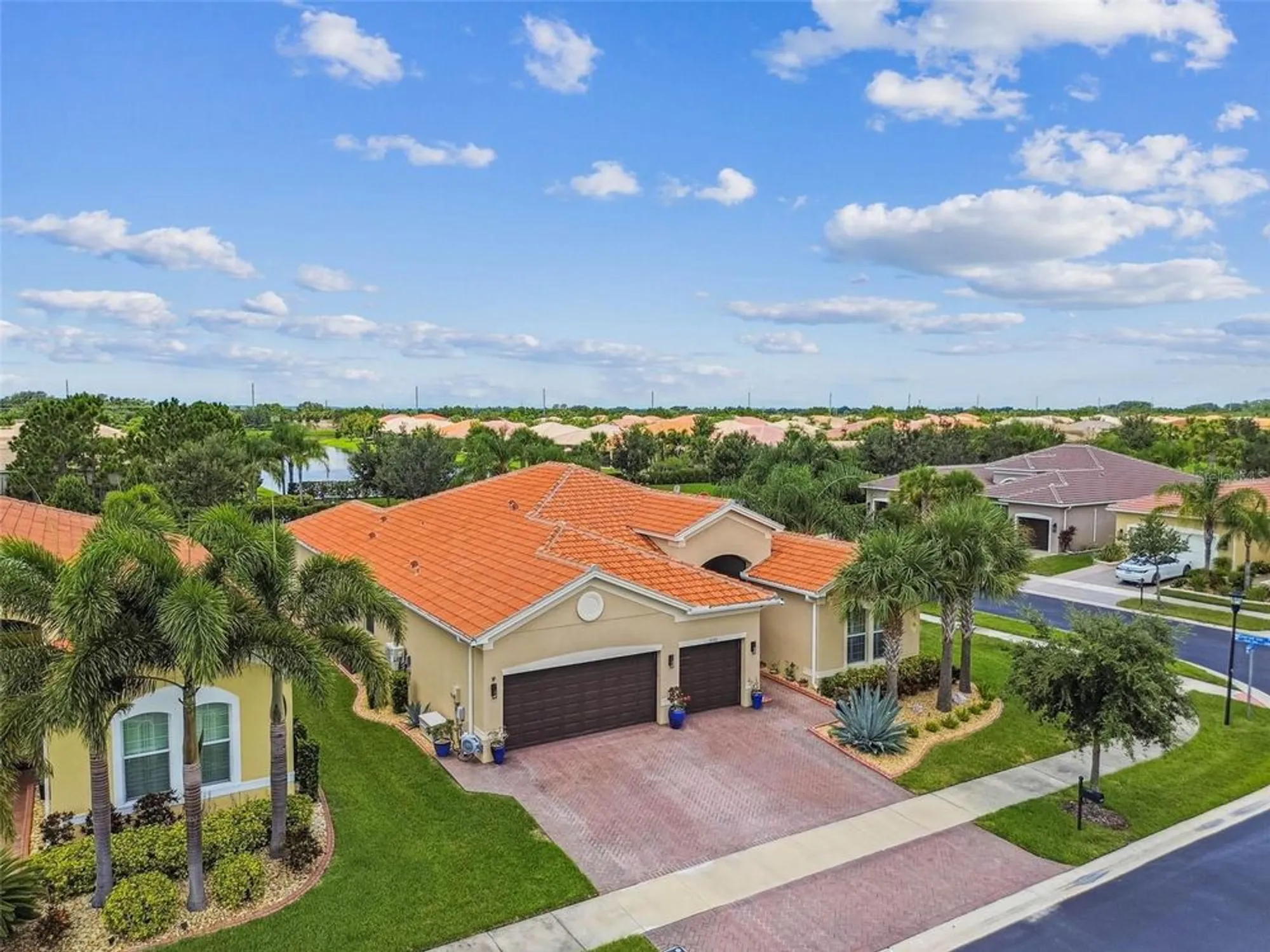 Property Slideshow image 36 of 53 | 16301 garnet glen pl, Wimauma, FL, 33598