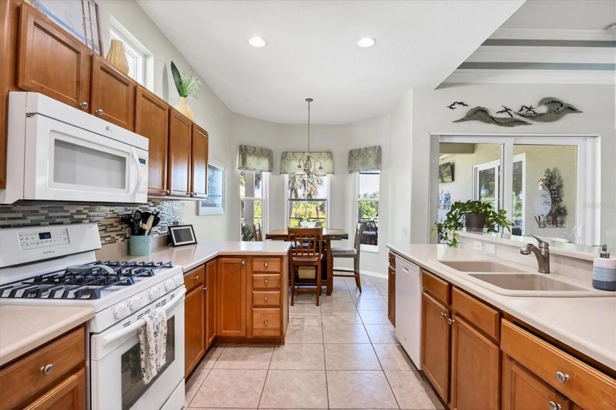 Property Slideshow image 16 of 70 | 3337 pine shadow cir, North Port, FL, 34287