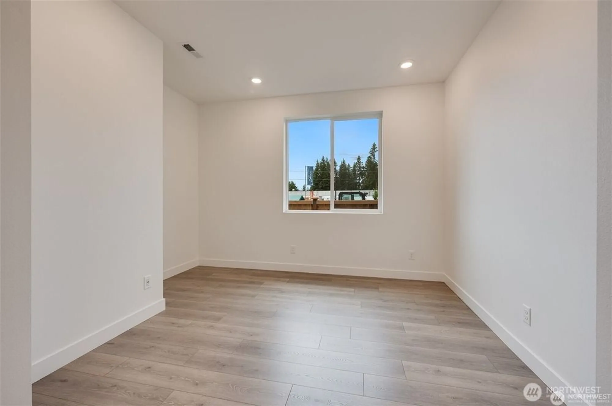 Property Slideshow image 9 of 37 | 29208 217th pl se # 34, Black Diamond, WA, 98010