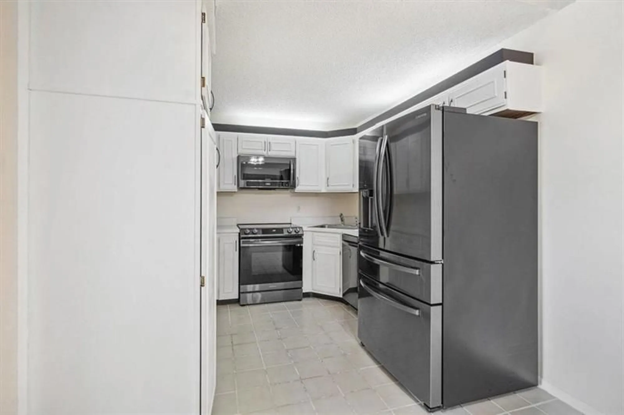 Property Slideshow image 3 of 39 | 13770 oneida dr d2, Delray Beach, FL, 33446