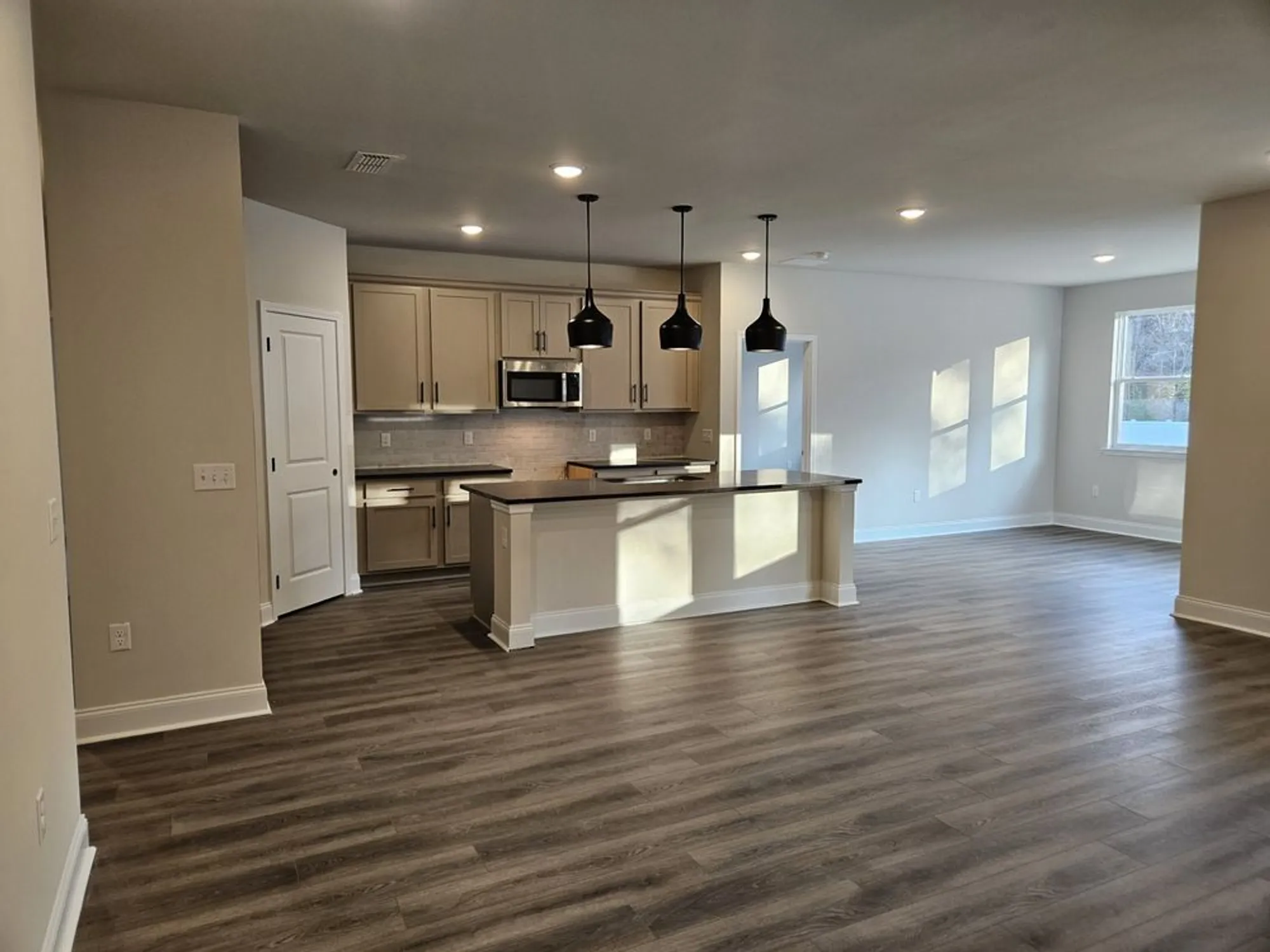 Property Slideshow image 17 of 40 | 340 stonehaus cir, Antioch, TN, 37013