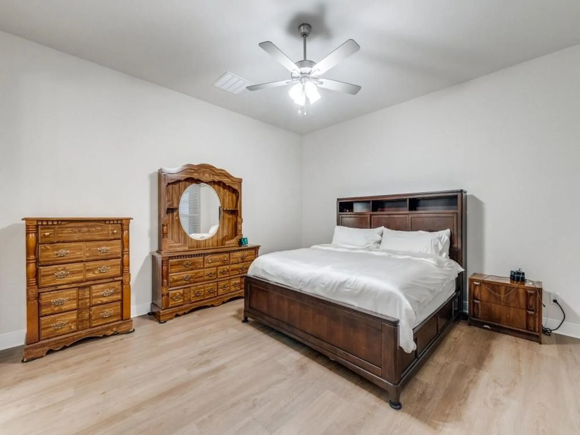 Property Slideshow image 11 of 25 | 4805 blackhawk green ct, Arlington, TX, 76005