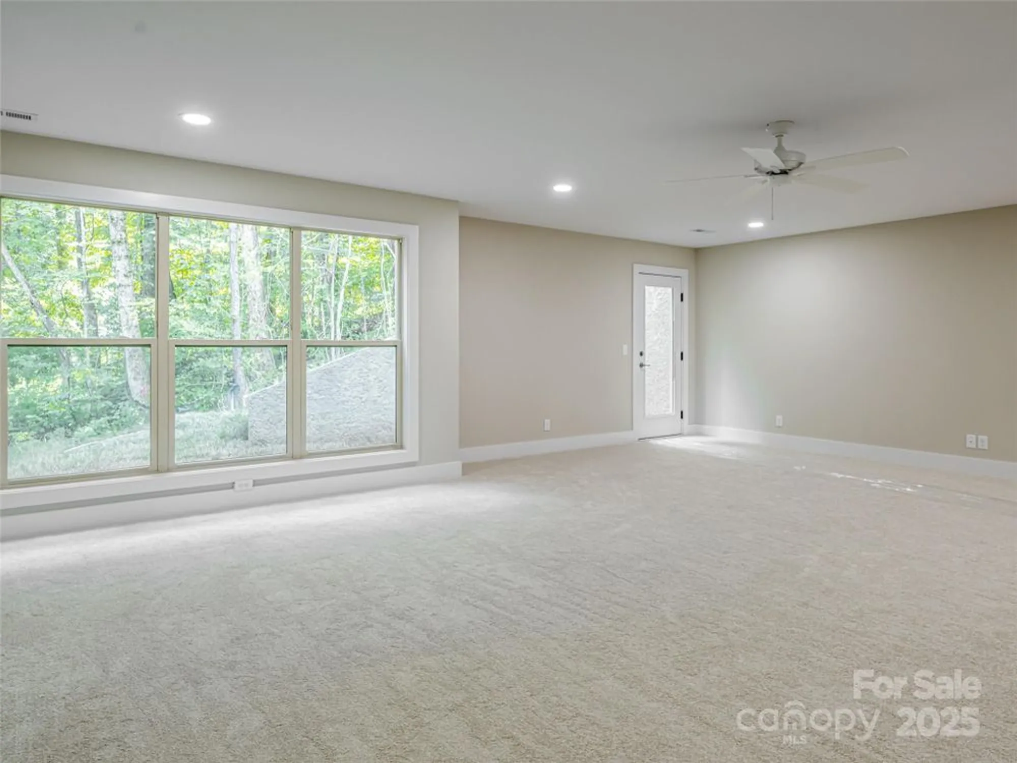 Property Slideshow image 37 of 48 | 281 carriage crest dr, Hendersonville, NC, 28791