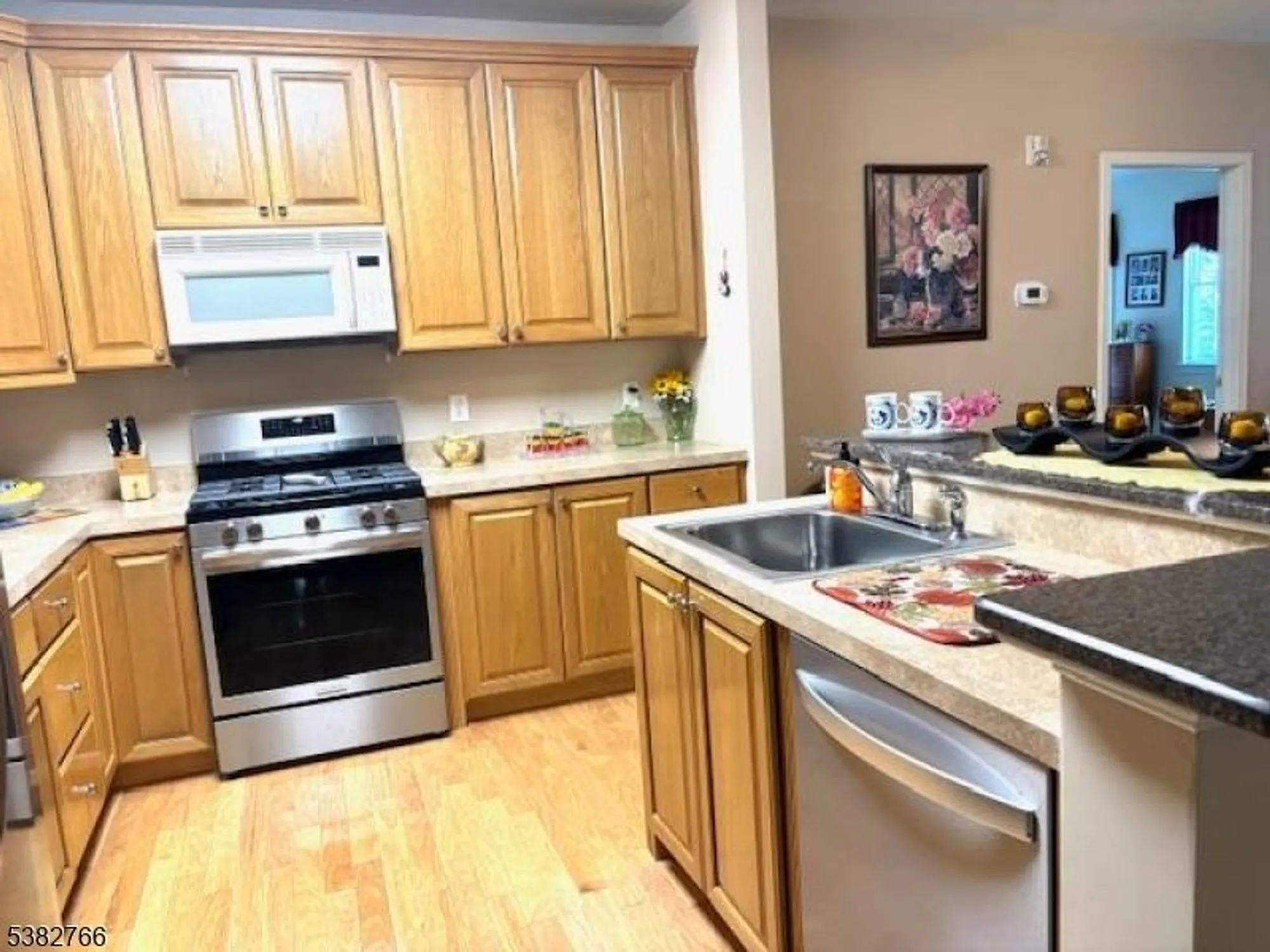 Property Slideshow image 8 of 18 | 104 ridgeview ln, Mount Arlington, NJ, 07856