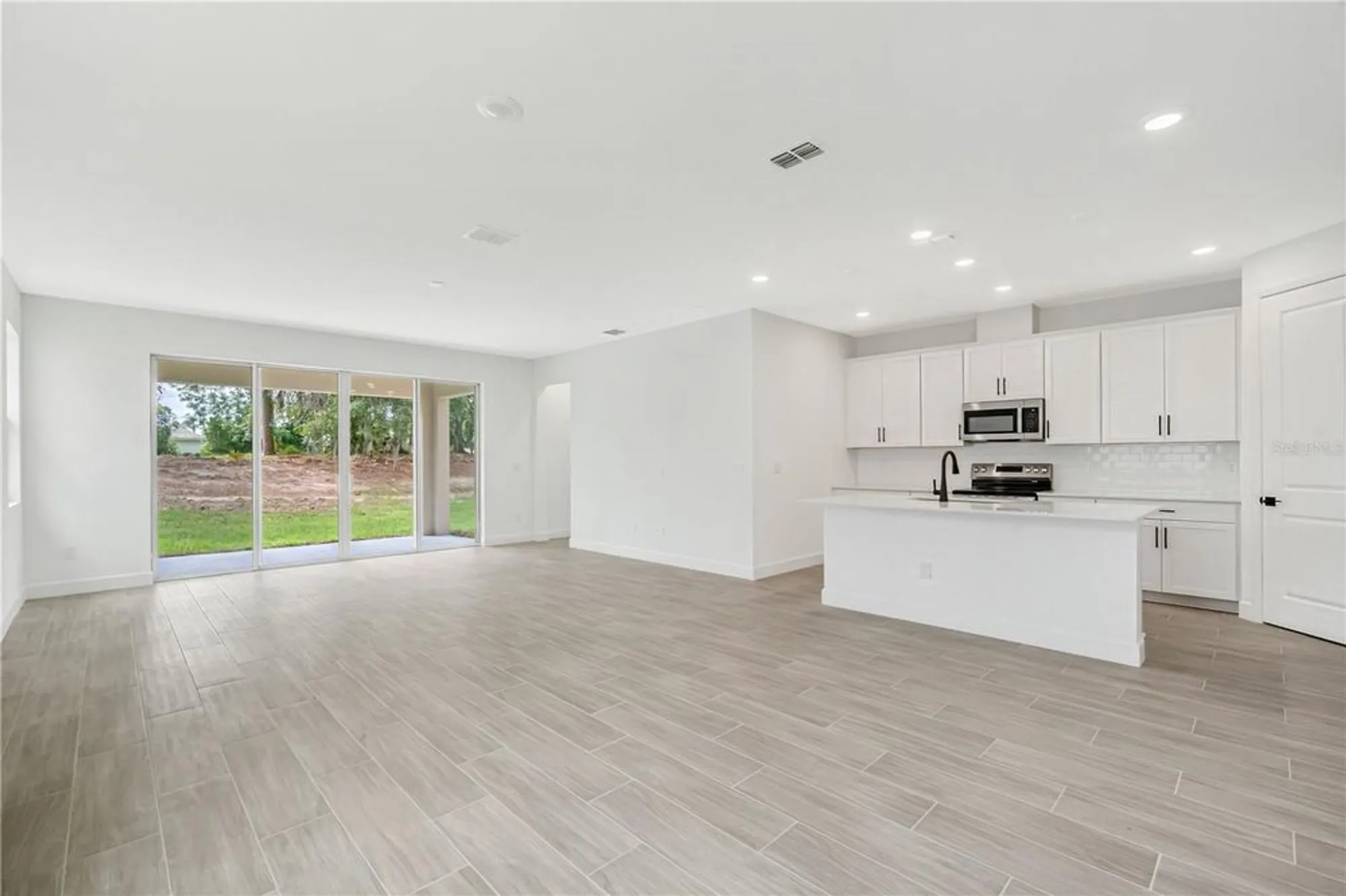 Property Slideshow image 19 of 47 | 9157 players dr, Weeki Wachee, FL, 34613