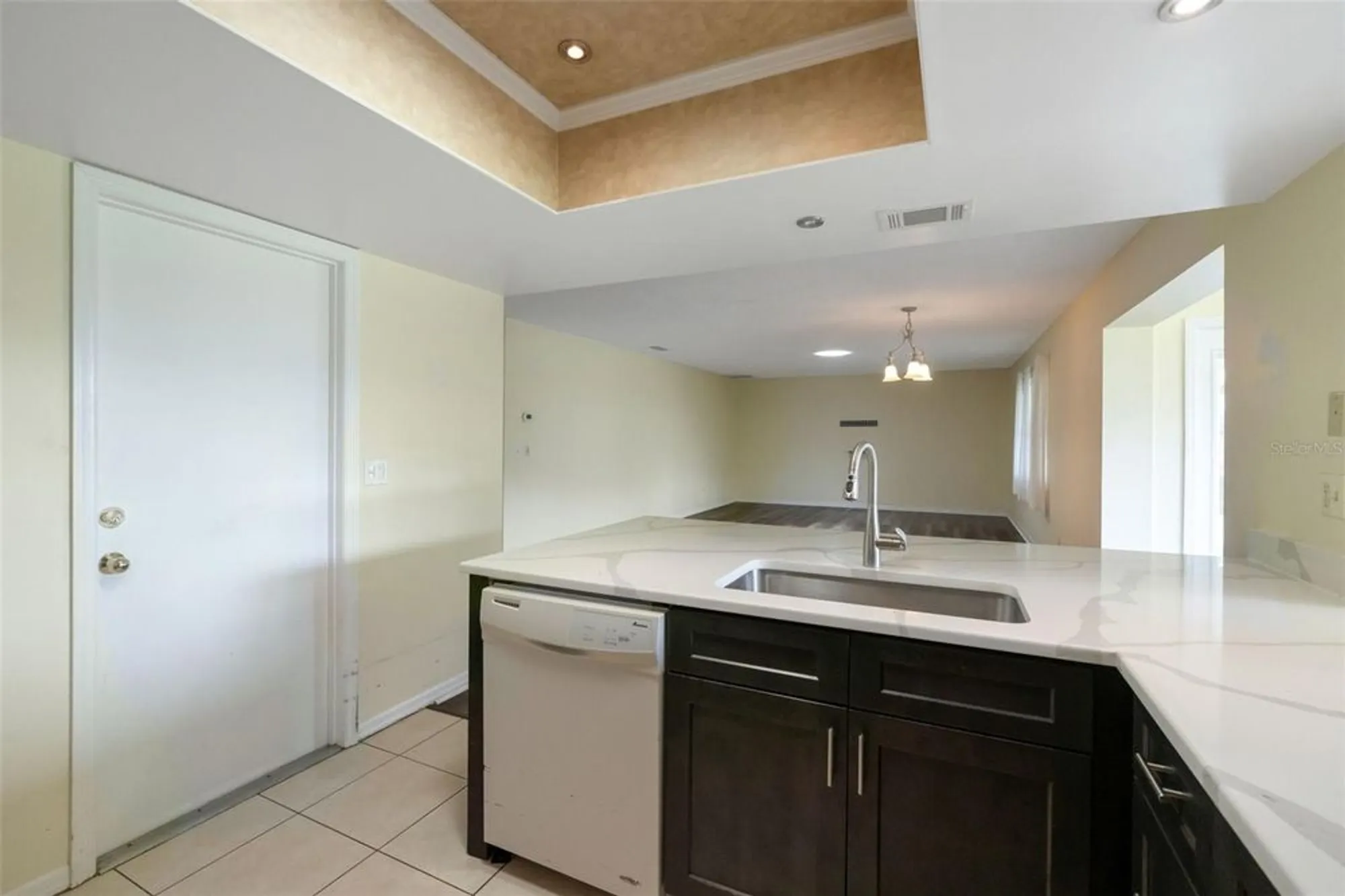 Property Slideshow image 8 of 33 | 1005 harefield cir # 43, Sun City Center, FL, 33573