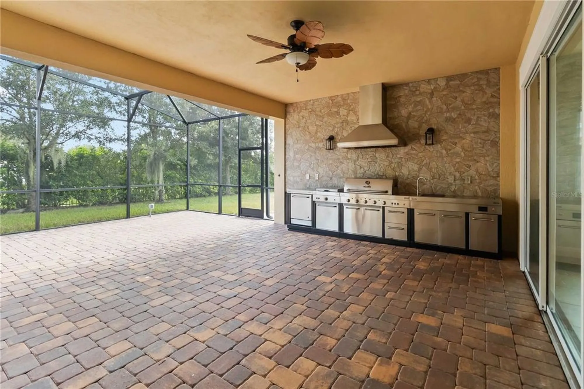 Property Slideshow image 30 of 54 | 5043 vantage ct, Saint Cloud, FL, 34772