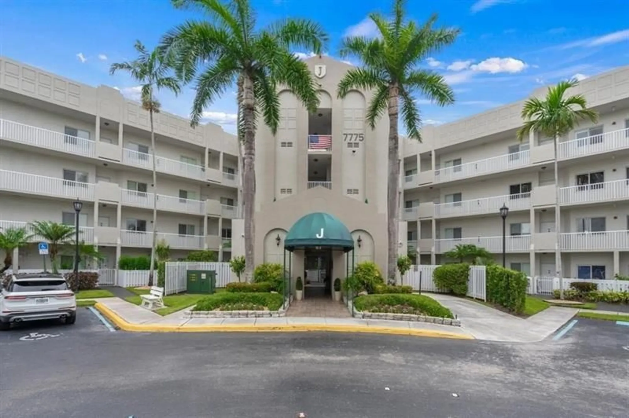 Property Slideshow image 2 of 82 | 7775 southampton ter 405, Tamarac, FL, 33321