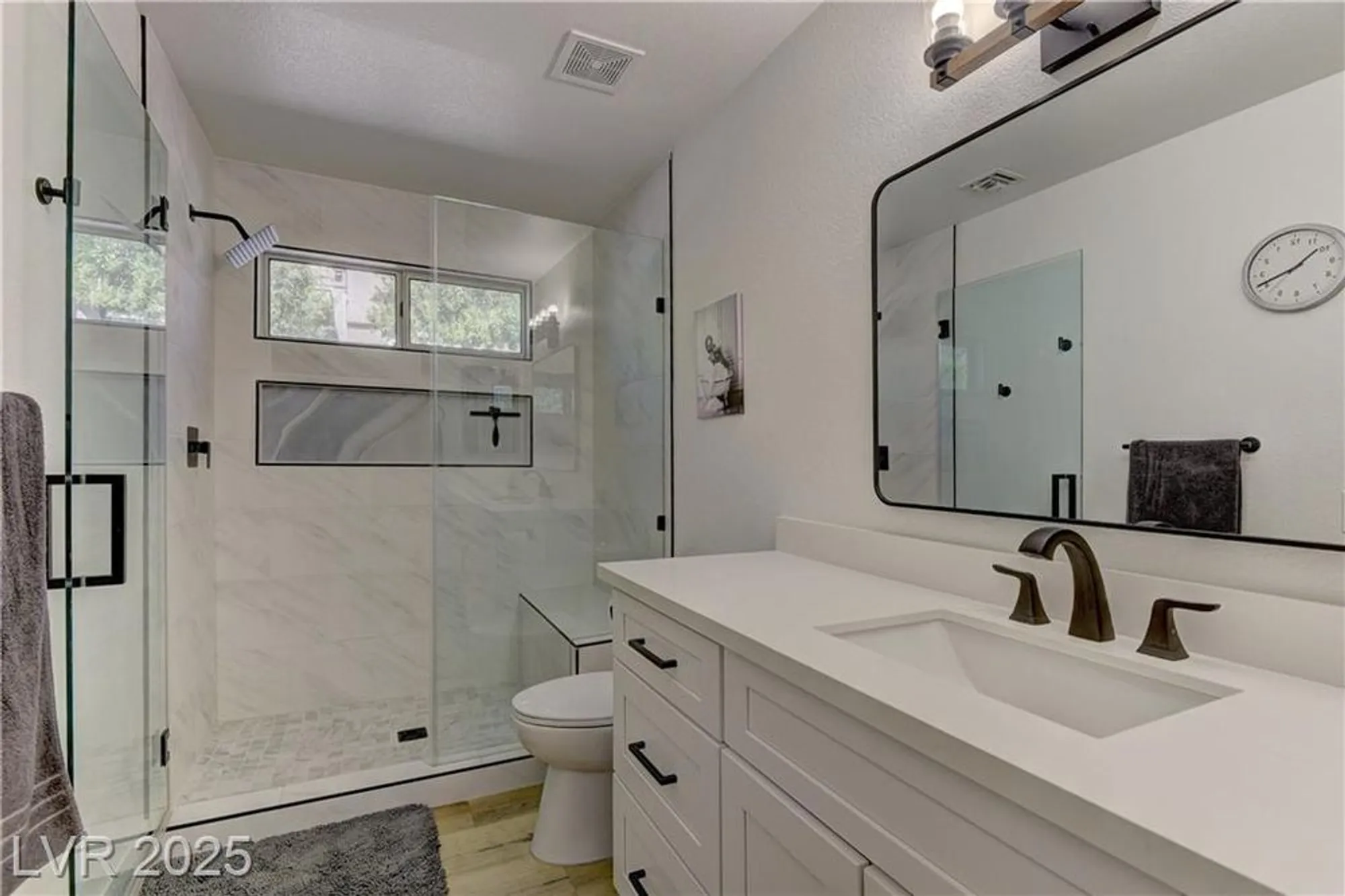 Property Slideshow image 16 of 26 | 2739 darby falls dr, Las Vegas, NV, 89134