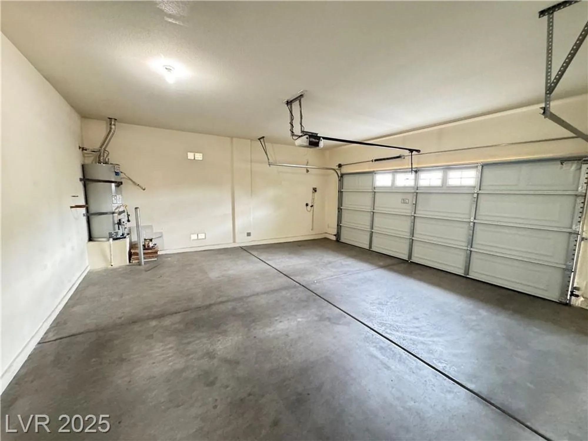 Property Slideshow image 30 of 64 | 5913 saratoga reserve st, North Las Vegas, NV, 89081
