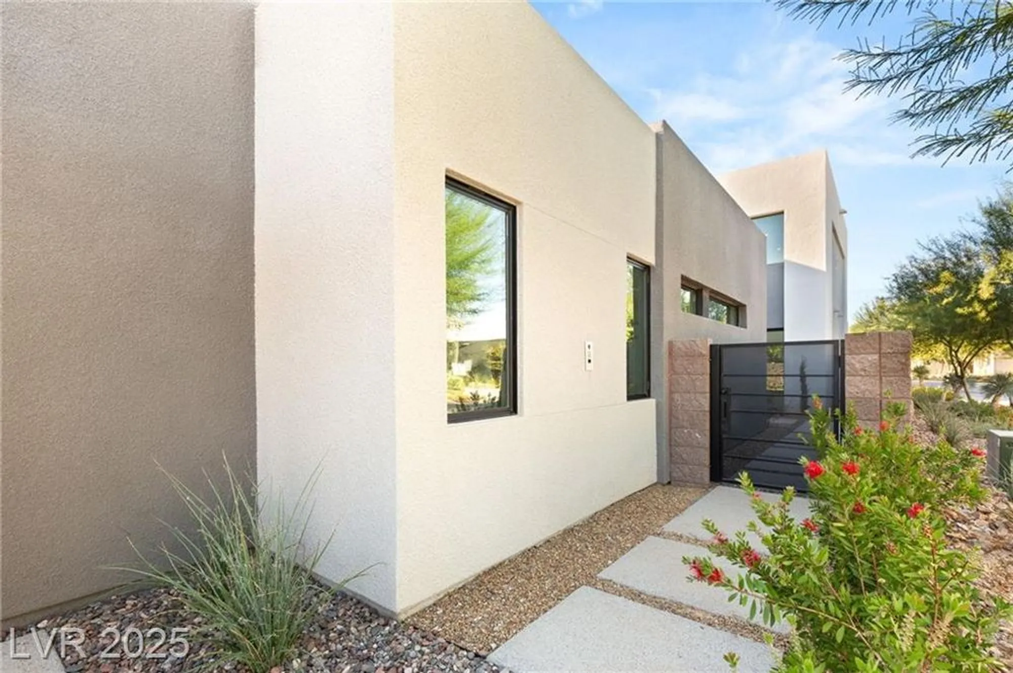Property Slideshow image 3 of 41 | 21 highland cove ln, Henderson, NV, 89011