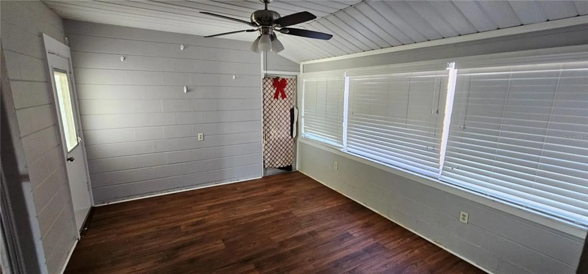 Property Slideshow image 30 of 38 | 1507 n lake dr, Sun City Center, FL, 33573