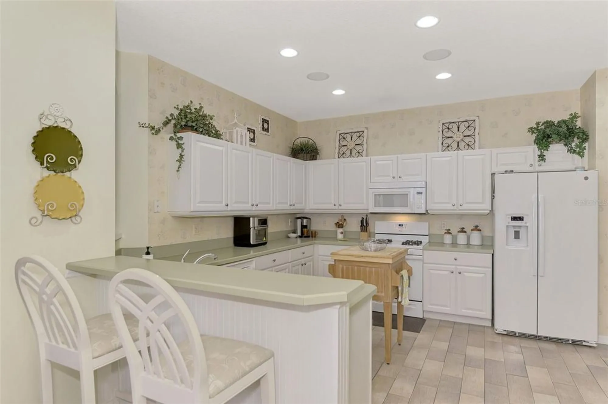 Property Slideshow image 19 of 51 | 4259 whispering oaks dr, North Port, FL, 34287