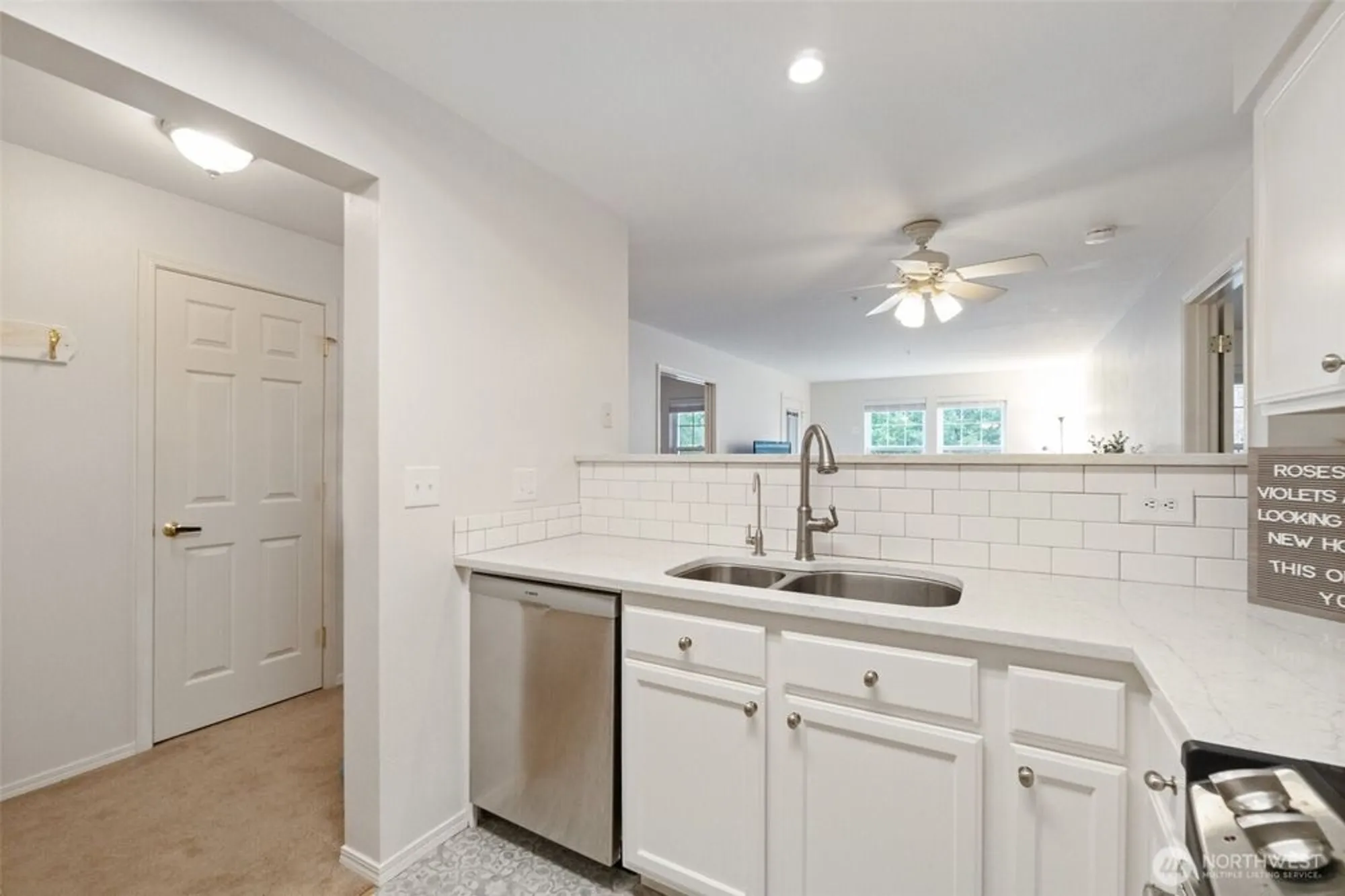 Property Slideshow image 11 of 40 | 4133 224th ln 302, Issaquah, WA, 98029