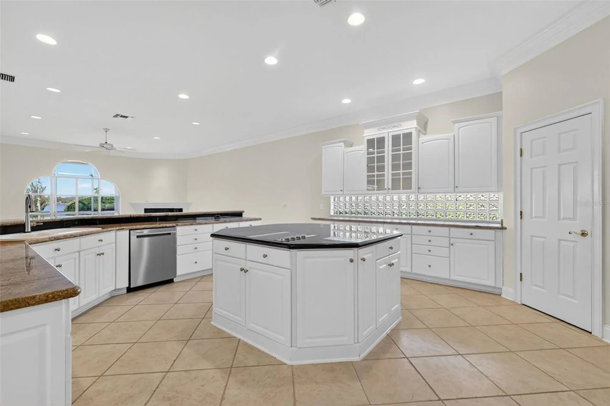 Property Slideshow image 13 of 80 | 1861 edgewater dr, Mount Dora, FL, 32757