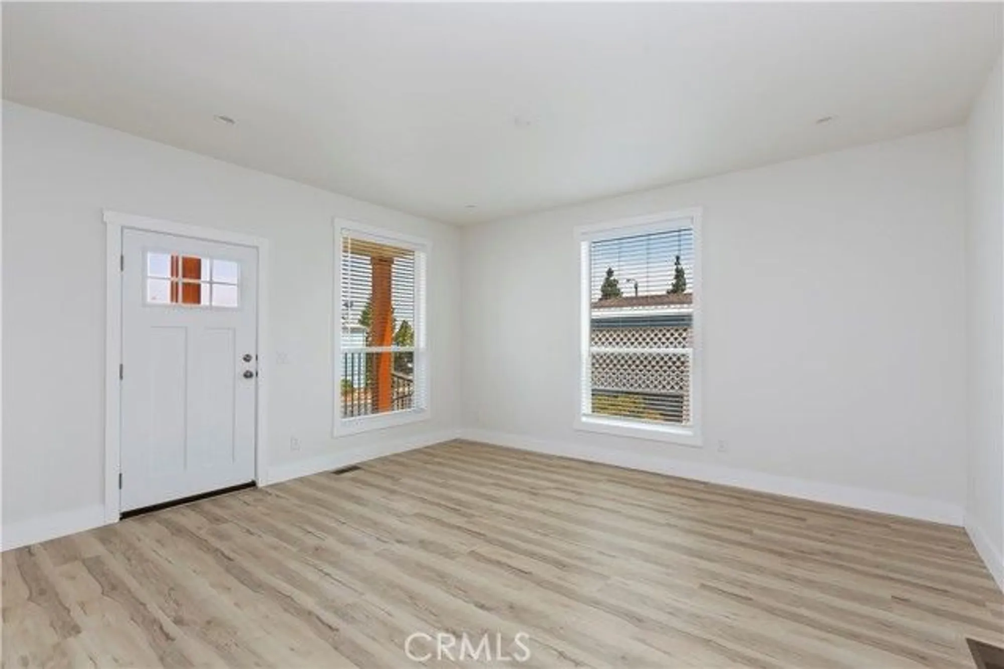 Property Slideshow image 14 of 38 | 991 norwich way, Corona, CA, 92882