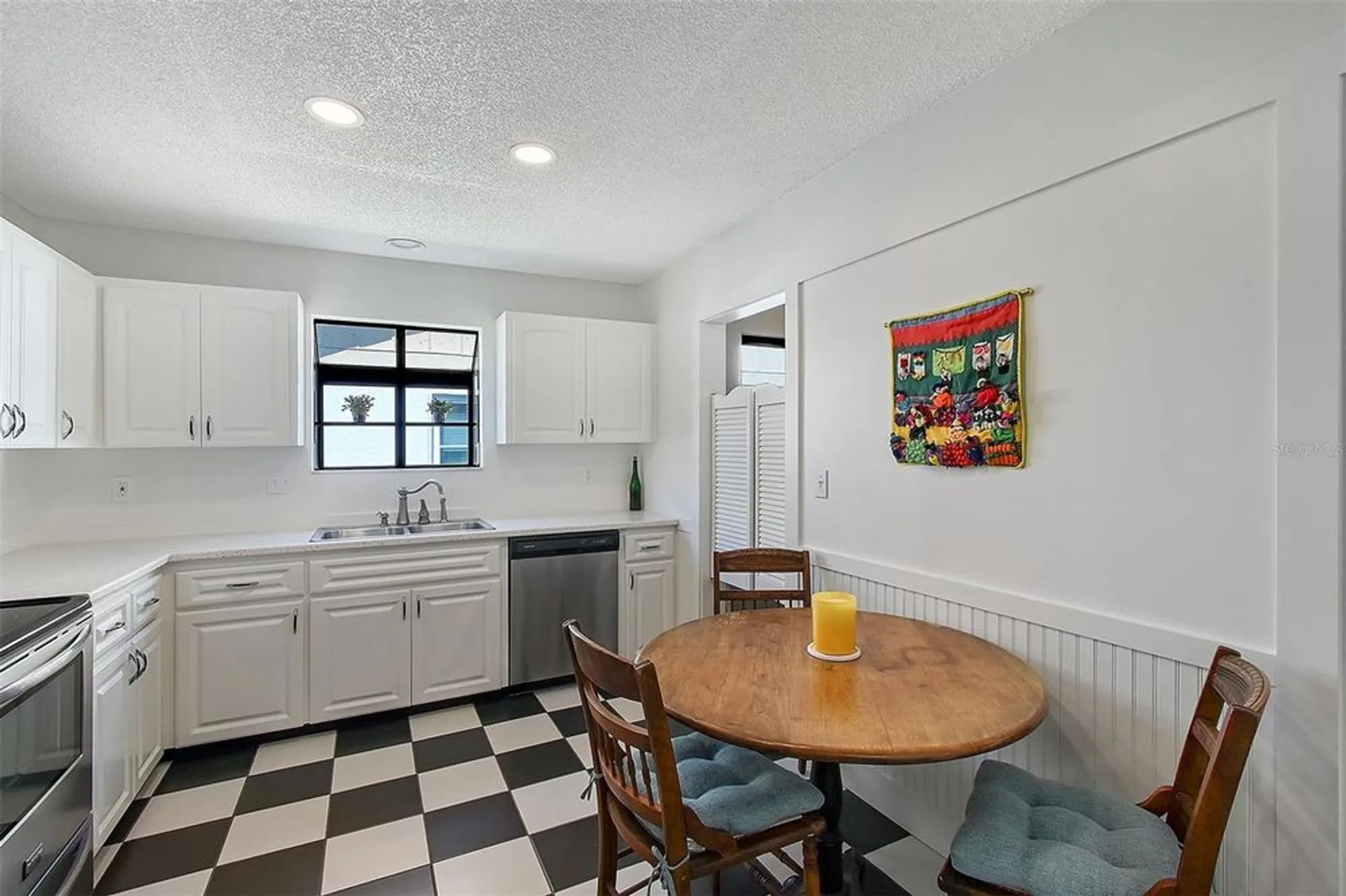 Property Slideshow image 22 of 60 | 7767 pine trace dr, Sarasota, FL, 34243