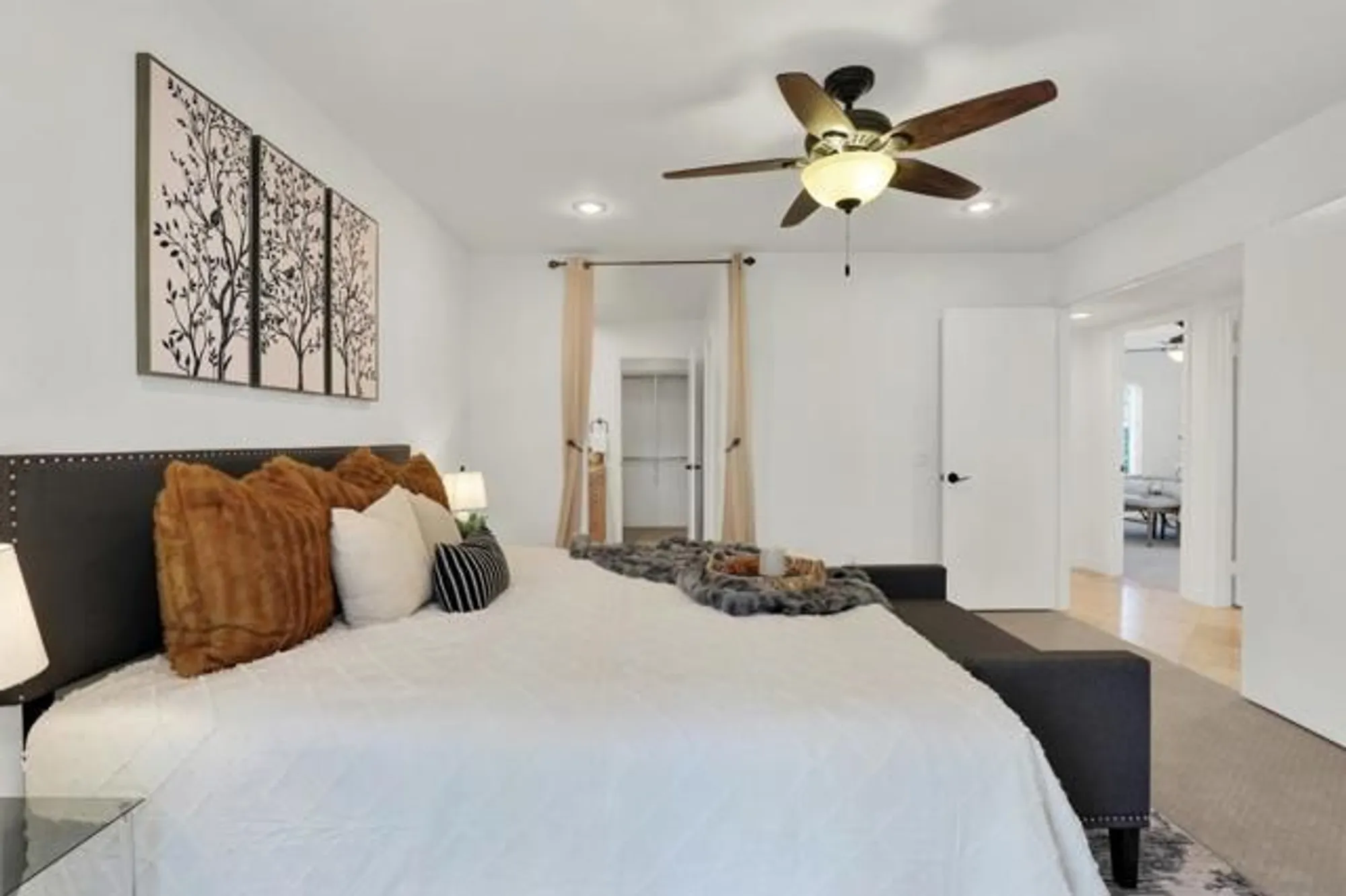 Property Slideshow image 20 of 50 | 17620 plaza ascope, San Diego, CA, 92128