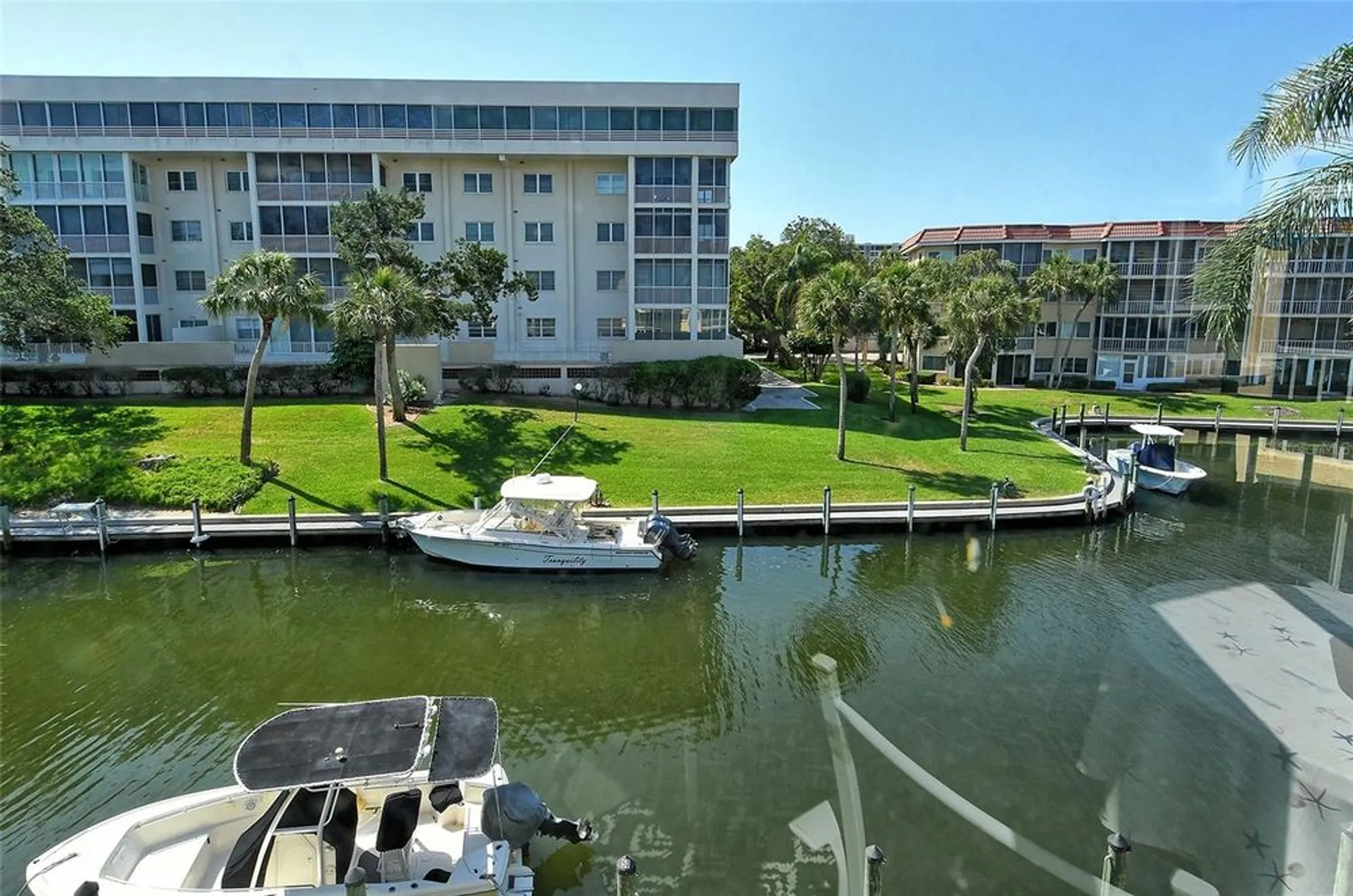 Property Slideshow image 22 of 90 | 1300 n portofino dr apt 305, Sarasota, FL, 34242
