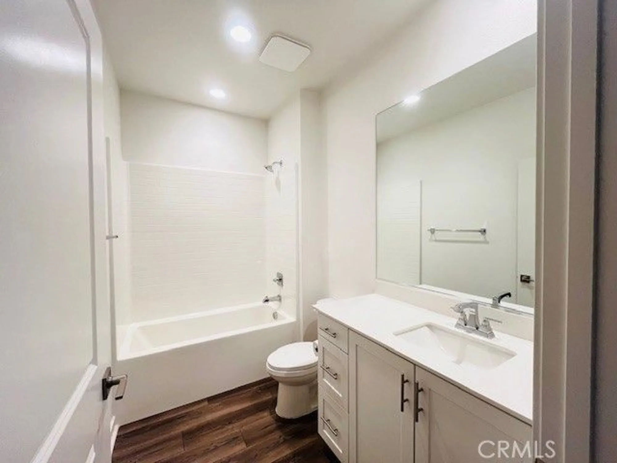 Property Slideshow image 4 of 12 | 28813 chapparal ct, Santa Clarita, CA, 91350