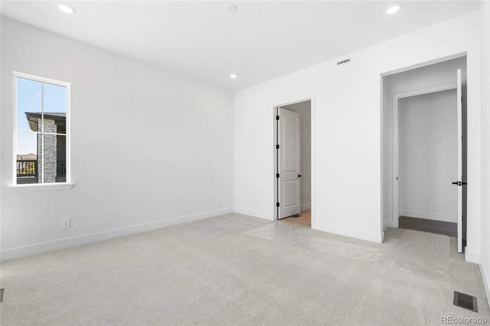 Property Slideshow image 12 of 26 | 8664 s quemoy st, Aurora, CO, 80016