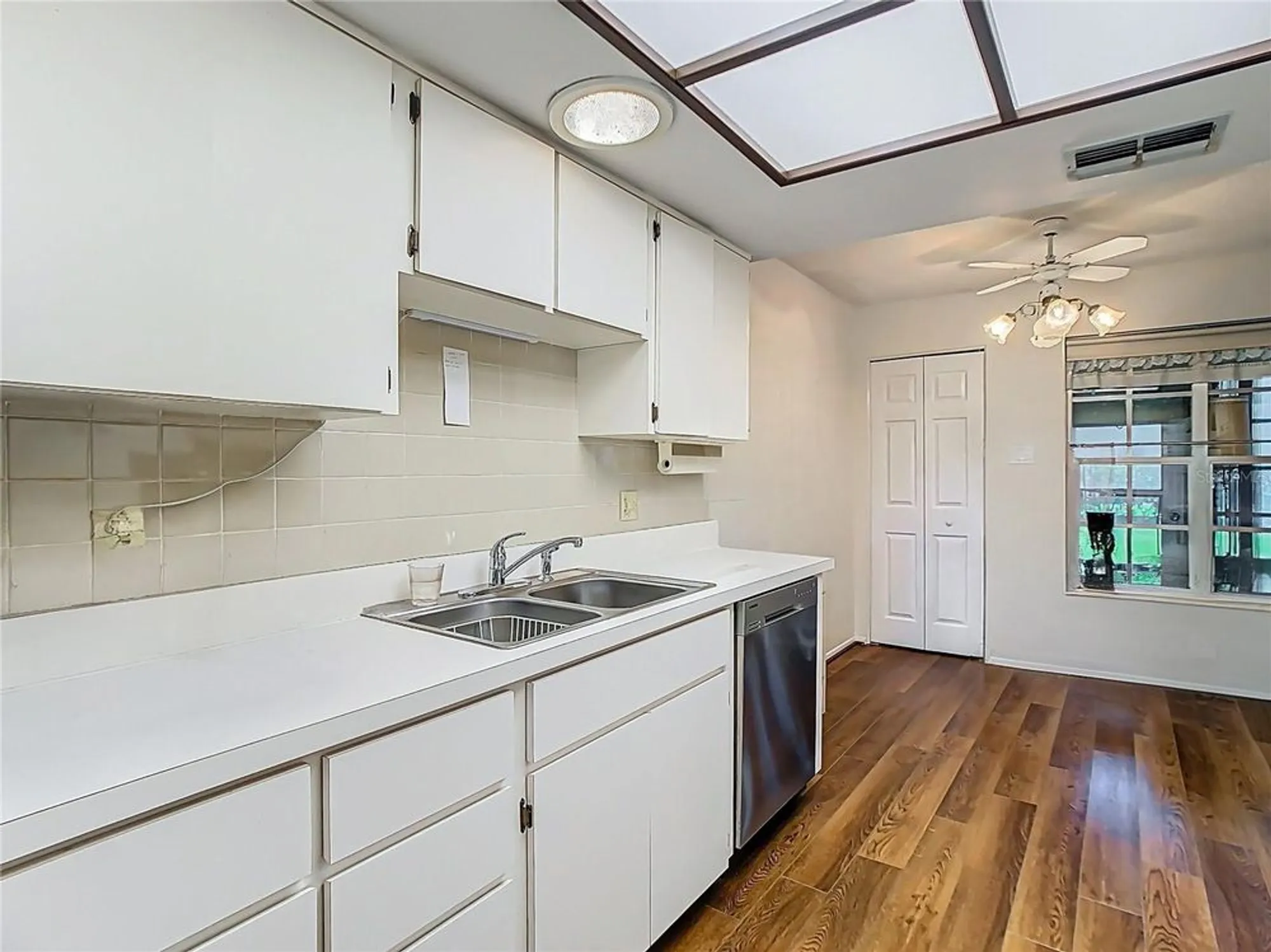 Property Slideshow image 15 of 31 | 4955 grist mill cir, New Port Richey, FL, 34655