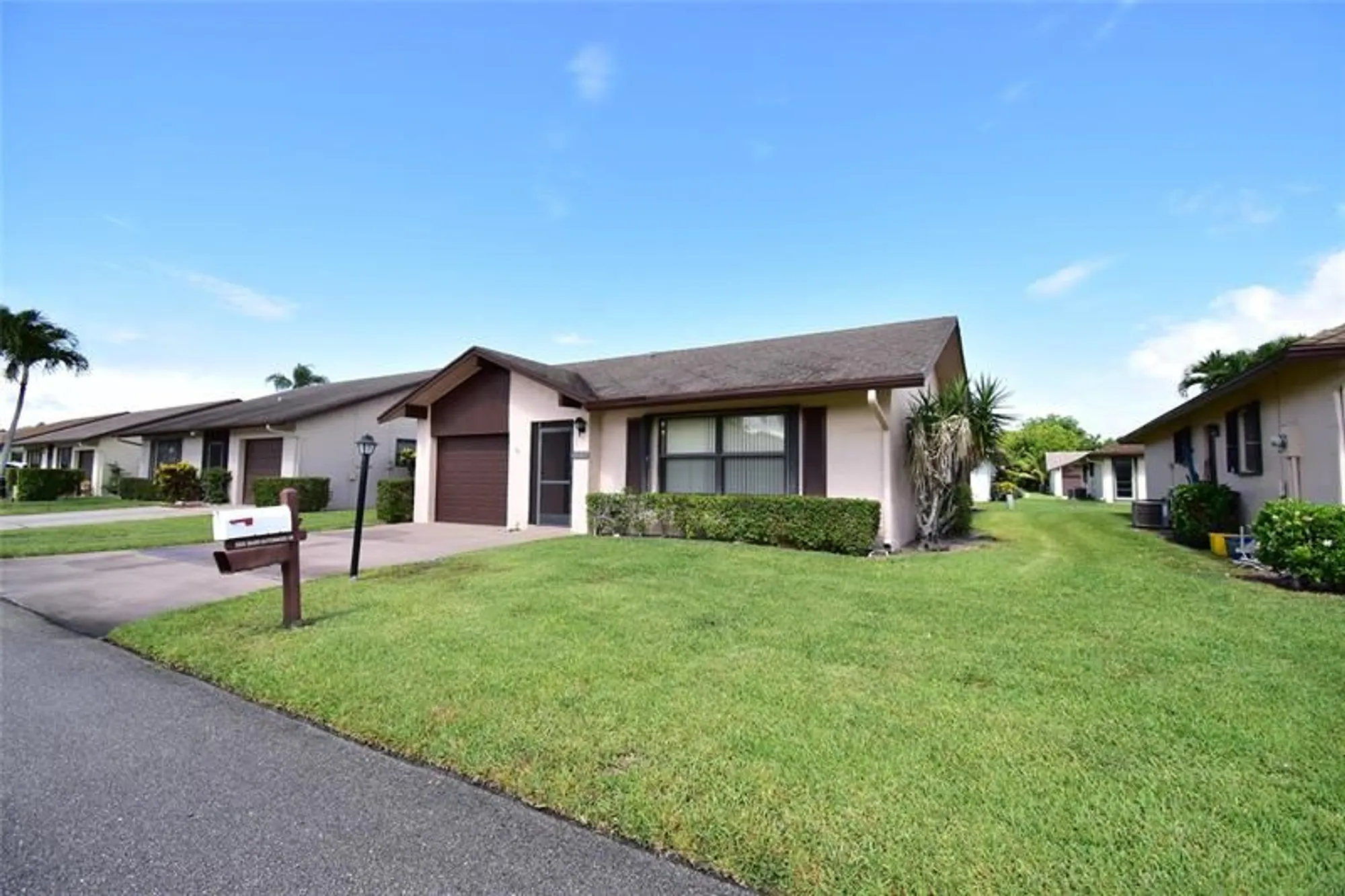 Property Slideshow image 19 of 30 | 3305 silver buttonwood dr, Greenacres, FL, 33463