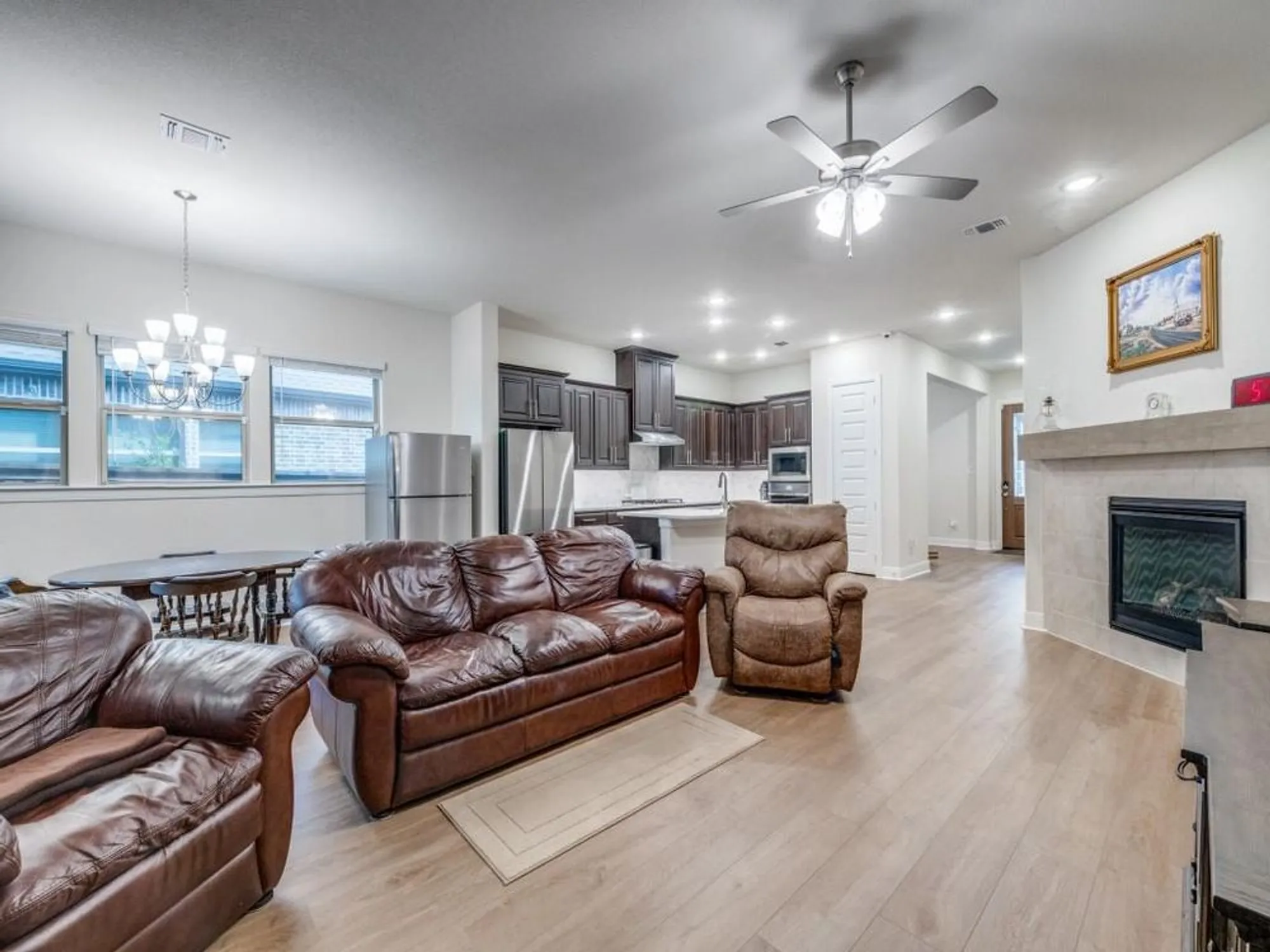 Property Slideshow image 6 of 25 | 4805 blackhawk green ct, Arlington, TX, 76005