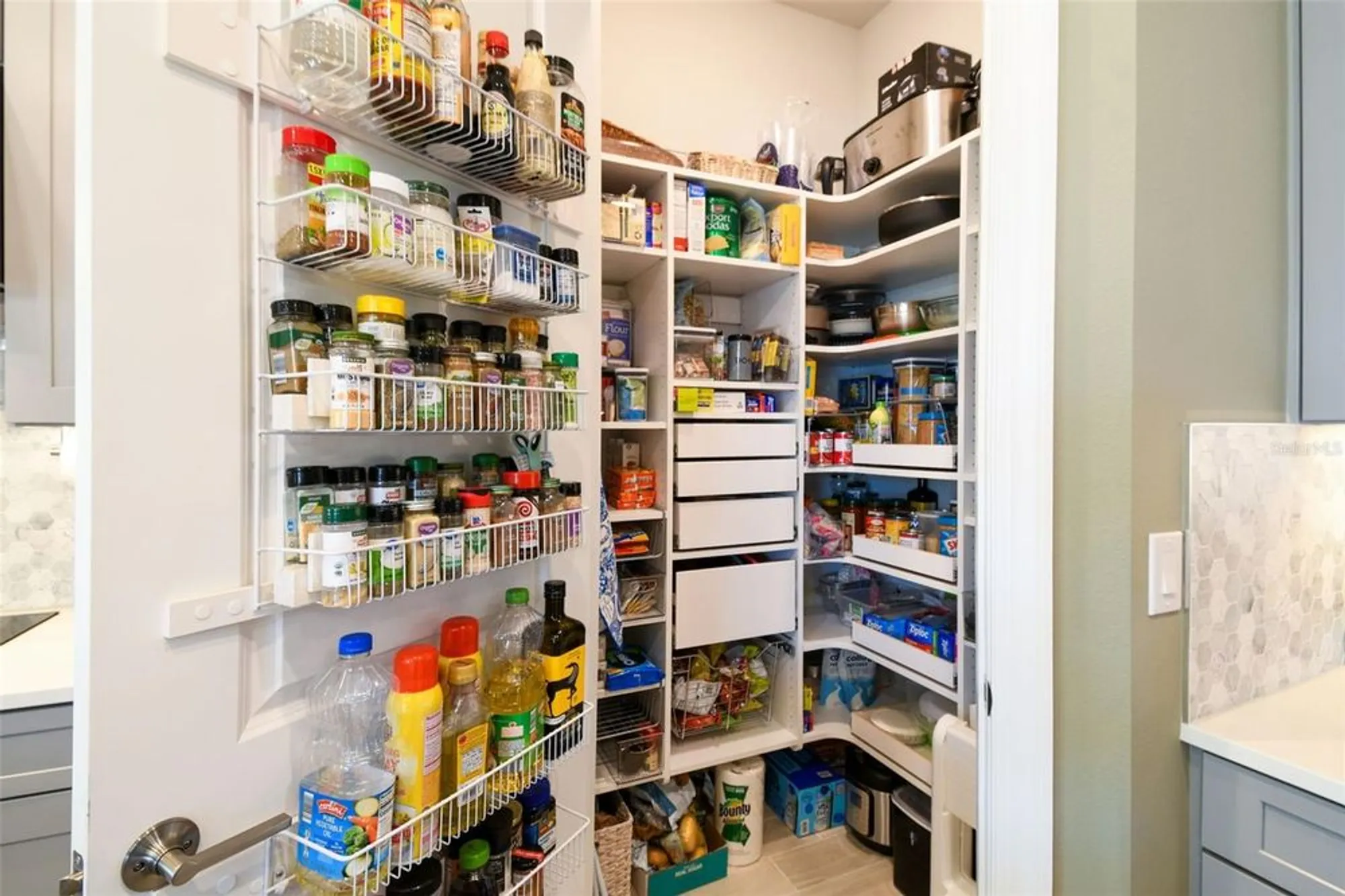 Property Slideshow image 11 of 62 | 3704 via monte napoleone dr, Poinciana, FL, 34759