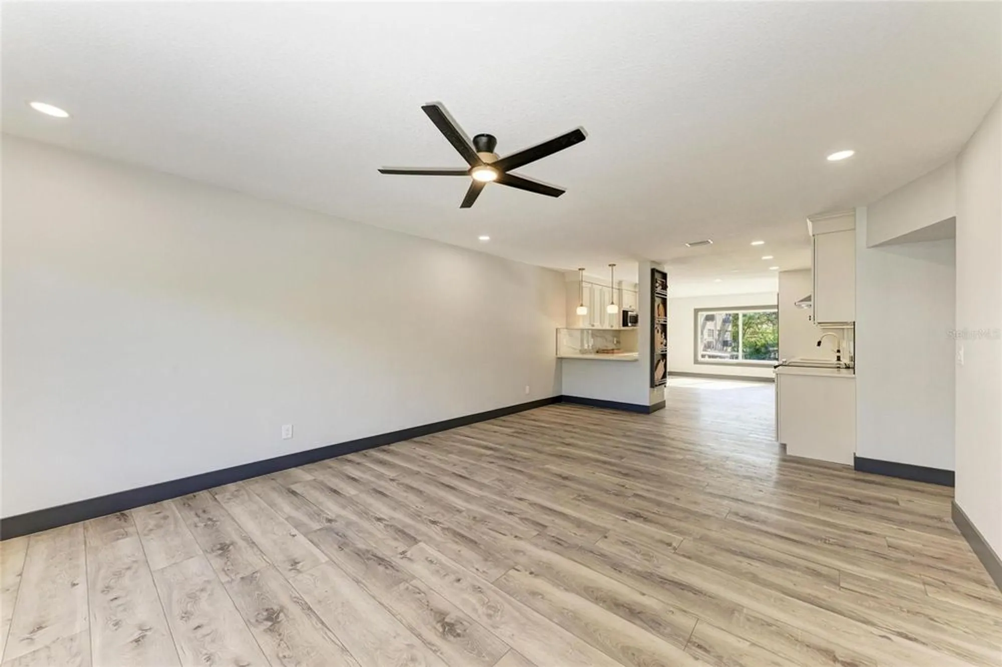 Property Slideshow image 5 of 35 | 2435 sumatran way 35, Clearwater, FL, 33763