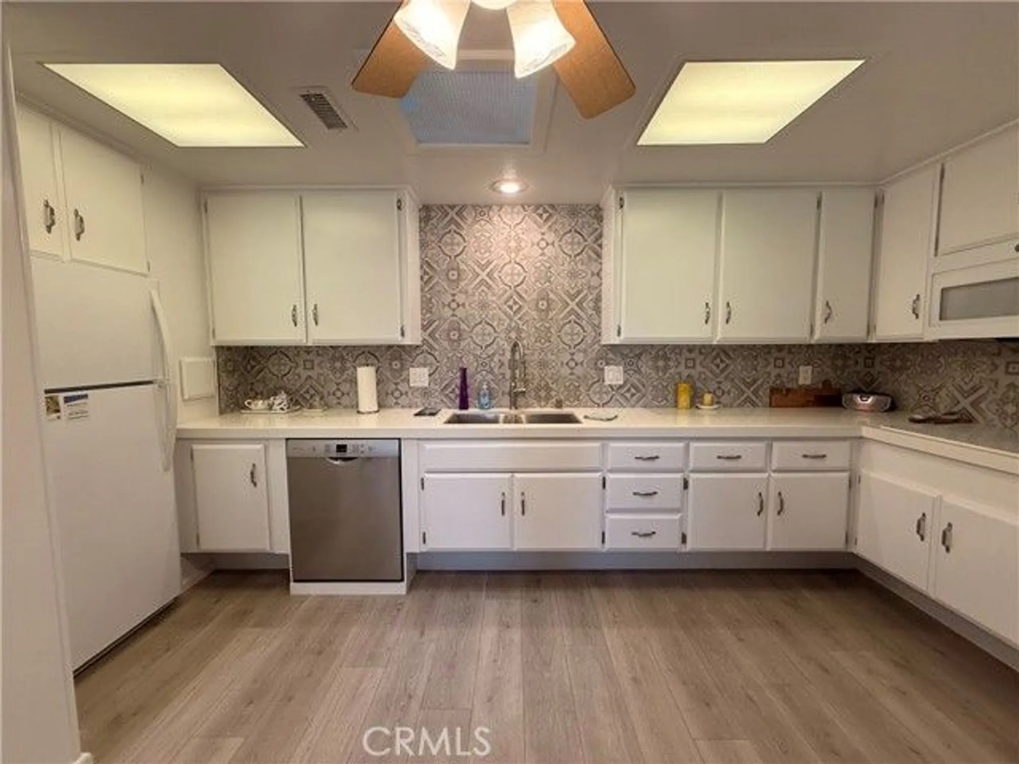 Property Slideshow image 13 of 22 | 13601 medinac ln unit 72e, Seal Beach, CA, 90740