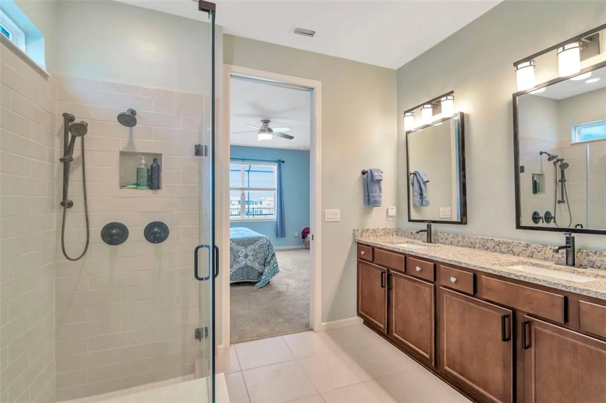 Property Slideshow image 18 of 70 | 19494 sea glass cir, Land O Lakes, FL, 34638