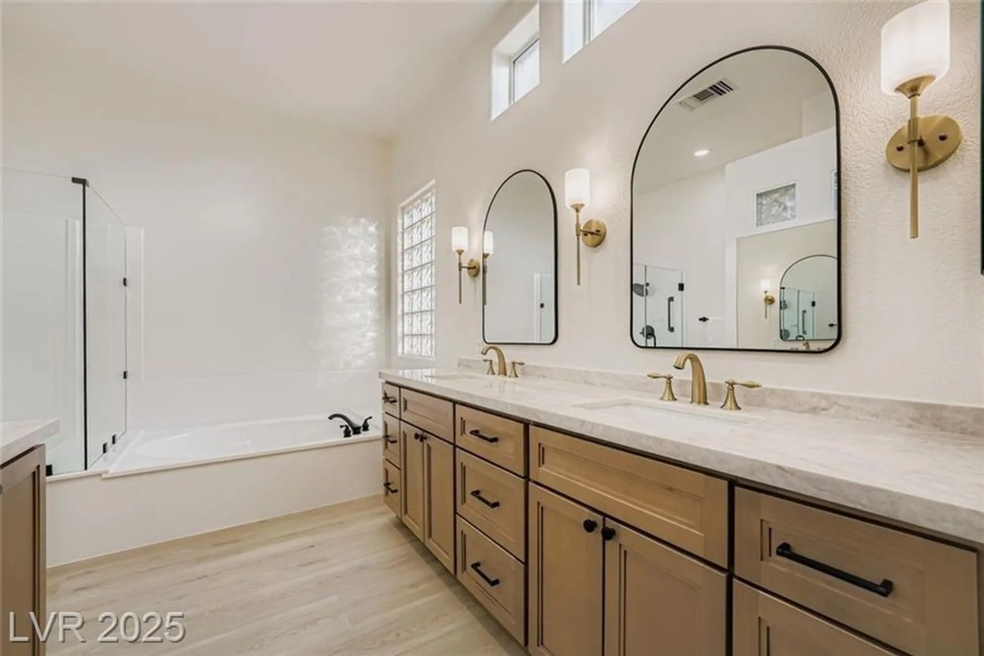 Property Slideshow image 19 of 23 | 2409 sierra sage st, Las Vegas, NV, 89134