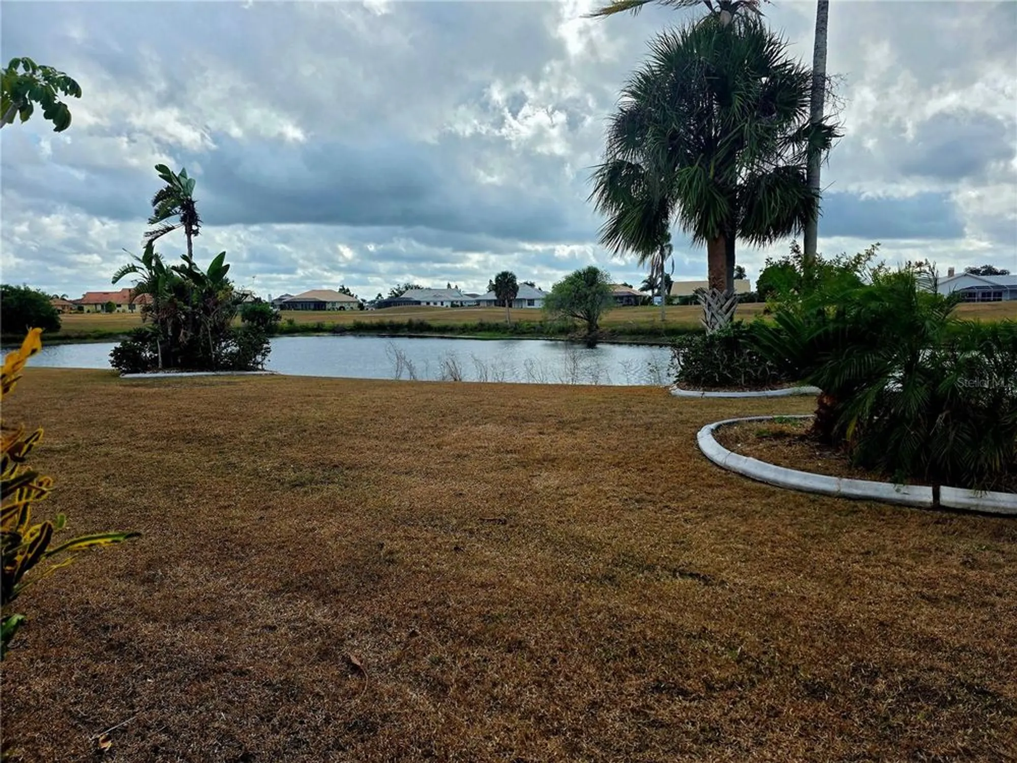 Property Slideshow image 10 of 37 | 1924 new bedford dr, Sun City Center, FL, 33573