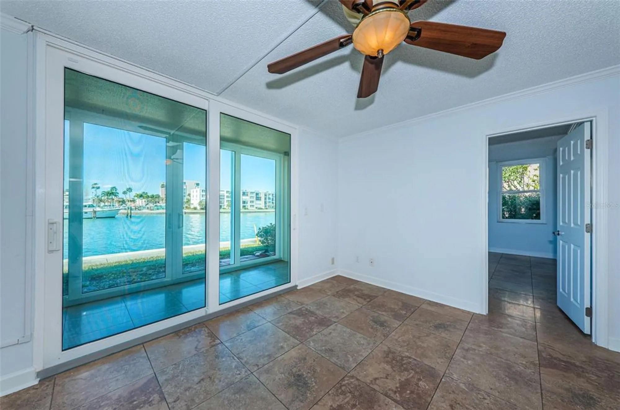 Property Slideshow image 12 of 90 | 7420 bay island dr 171, South Pasadena, FL, 33707