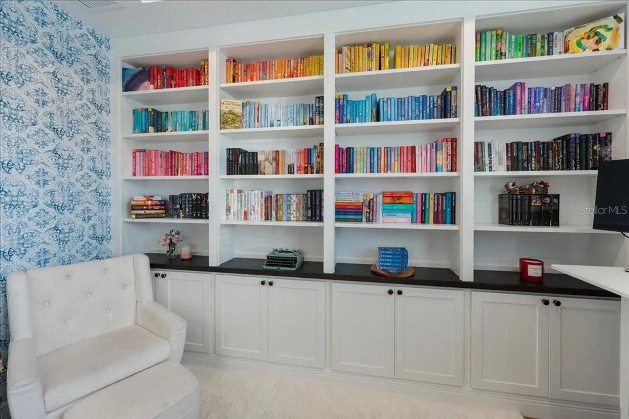 Property Slideshow image 22 of 86 | 10215 milky way cir, Sarasota, FL, 34241