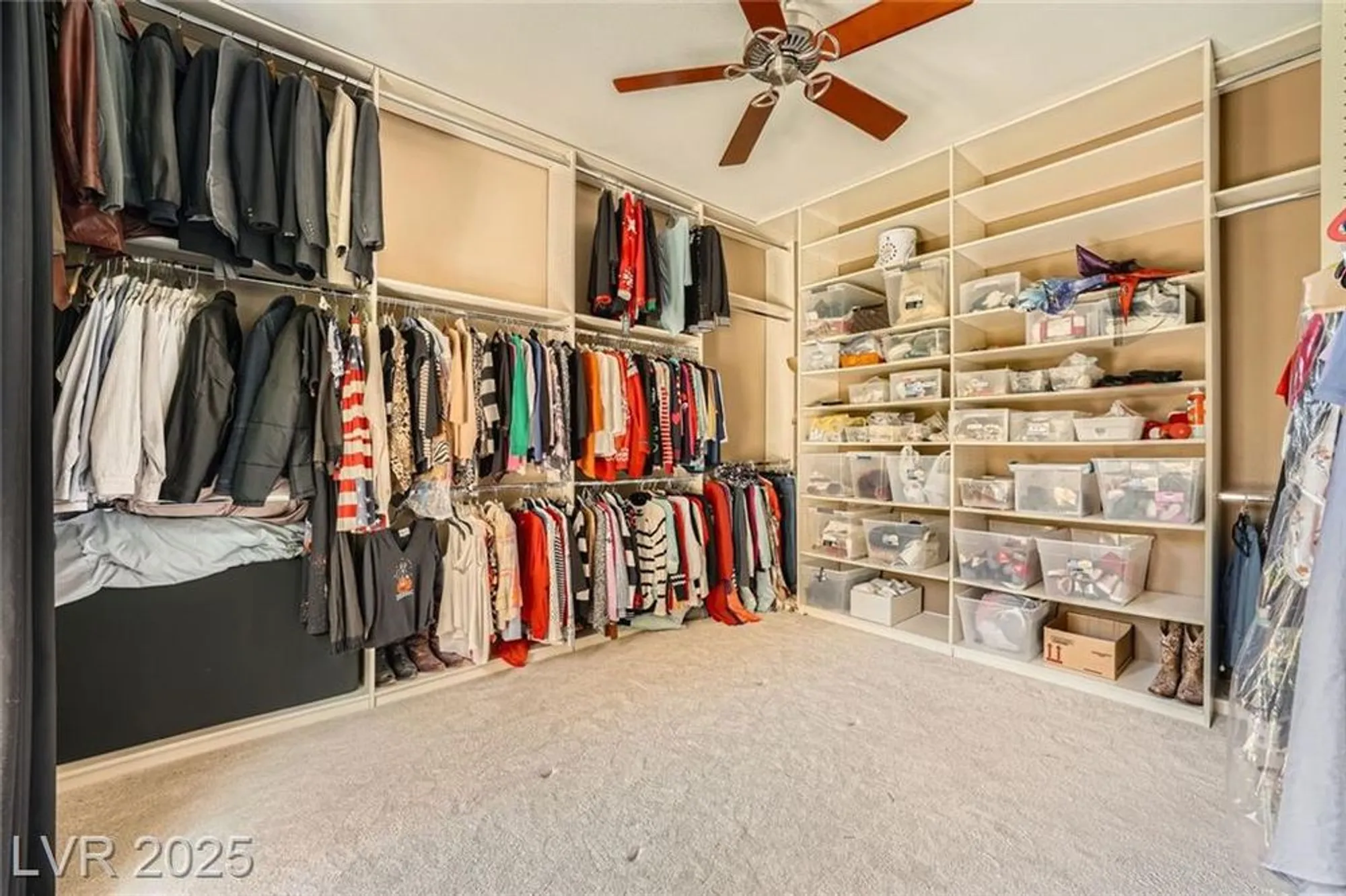 Property Slideshow image 40 of 72 | 4719 riva de romanza st, Las Vegas, NV, 89135