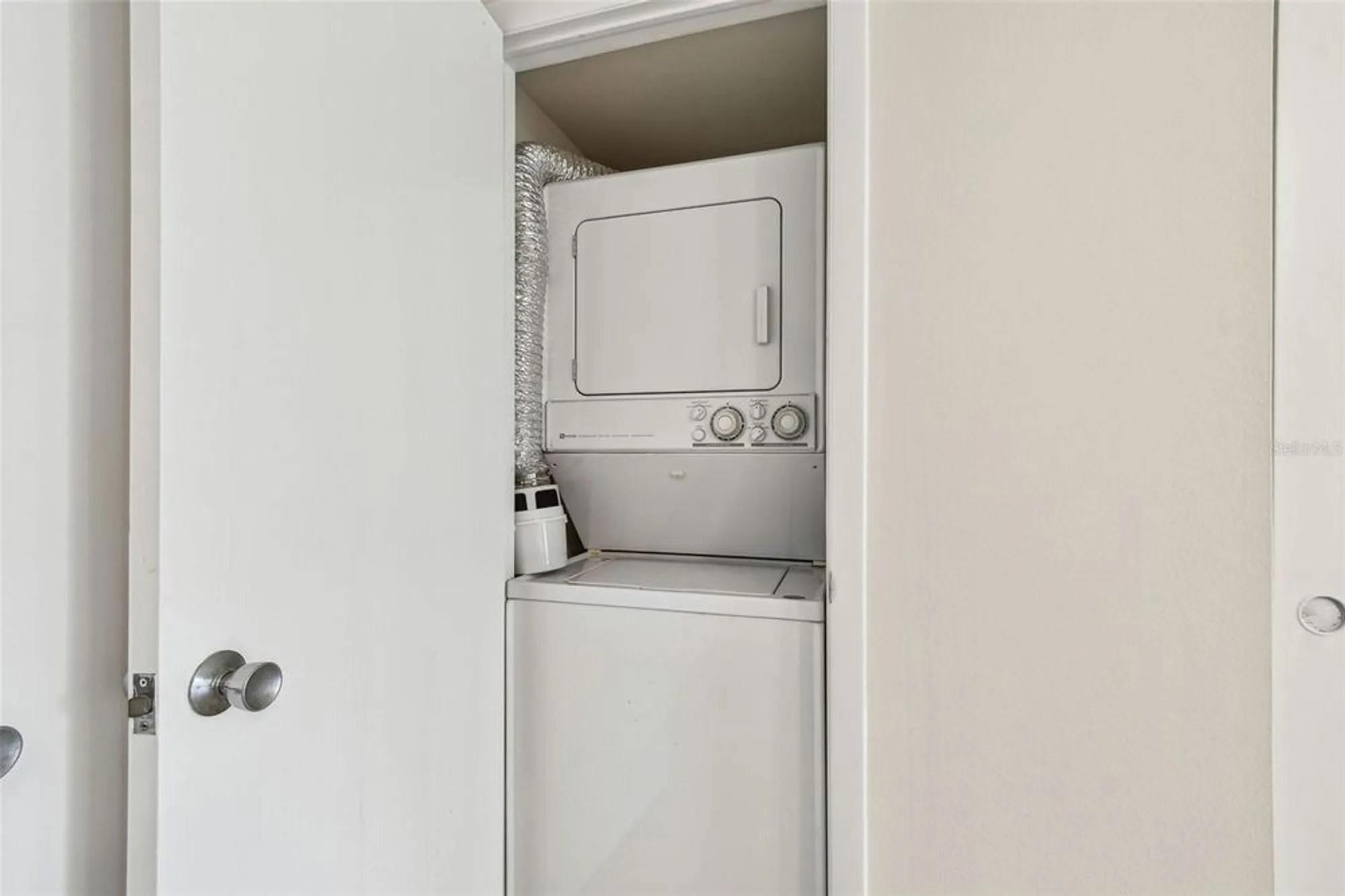 Property Slideshow image 37 of 52 | 2430 florentine way 46, Clearwater, FL, 33763