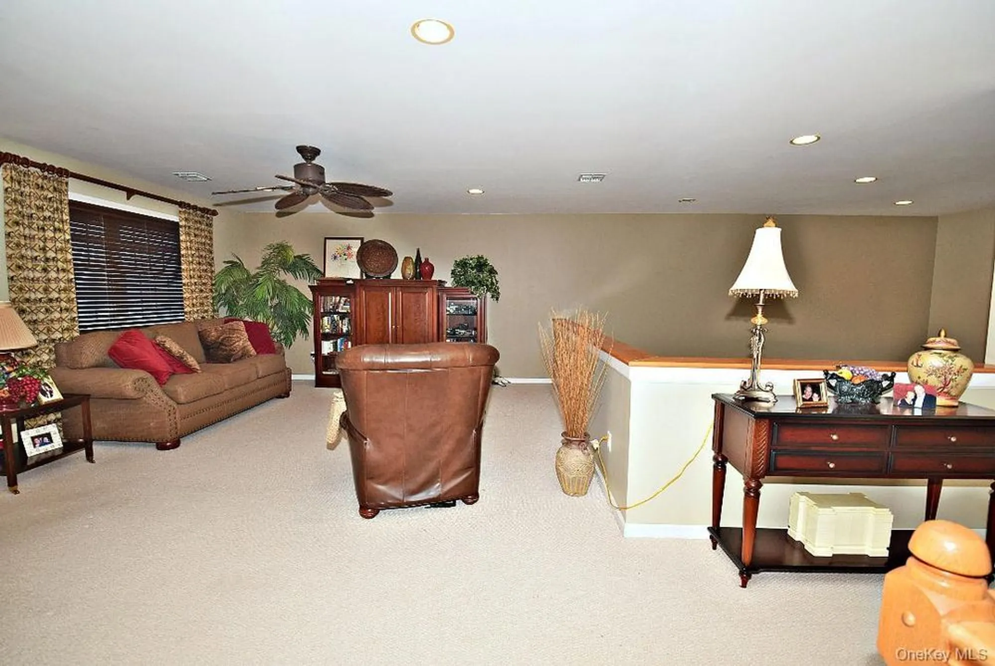 Property Slideshow image 11 of 14 | 677 balfour pl, Melville, NY, 11747