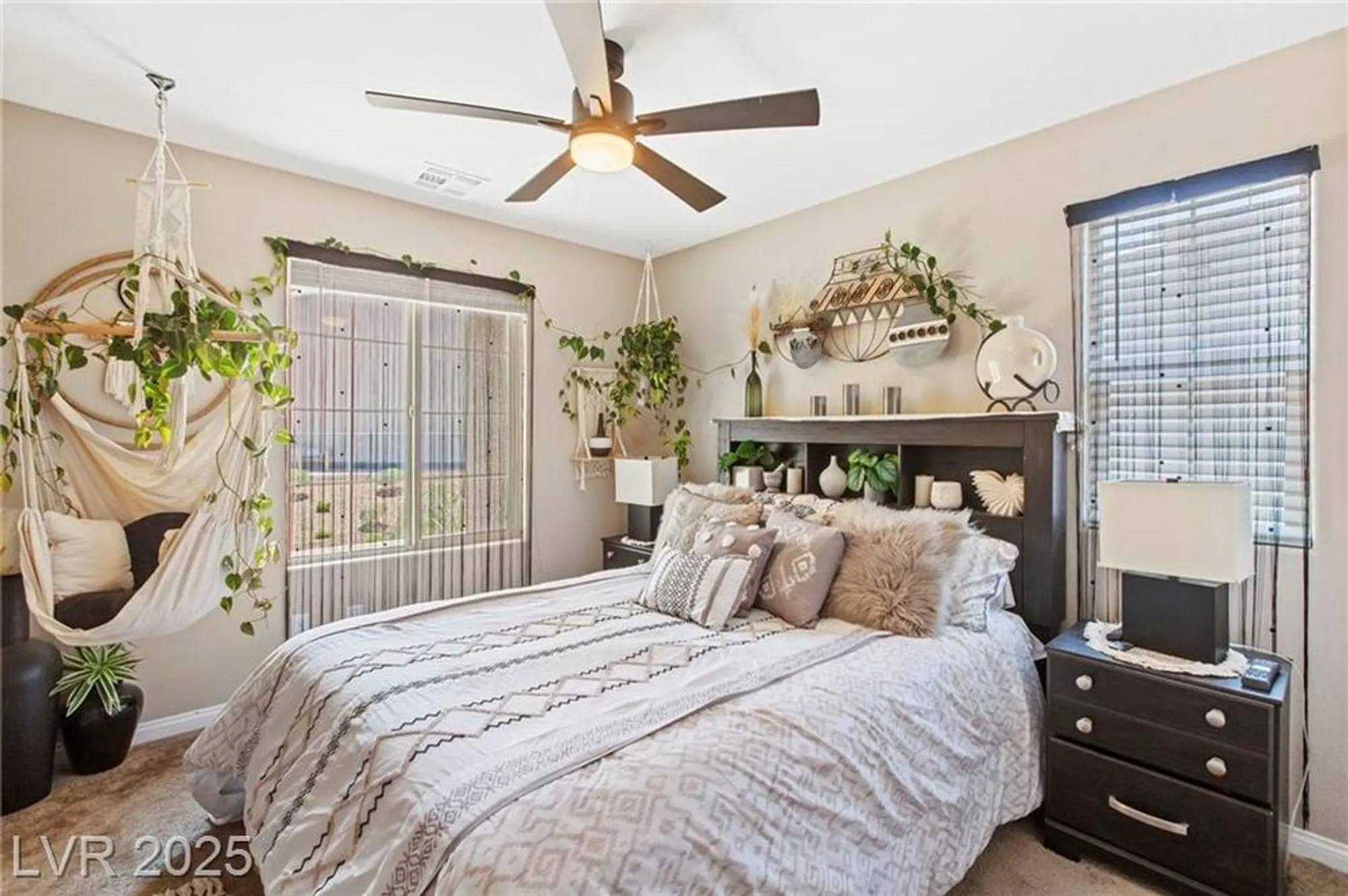 Property Slideshow image 28 of 42 | 44 moon hill dr, Henderson, NV, 89011